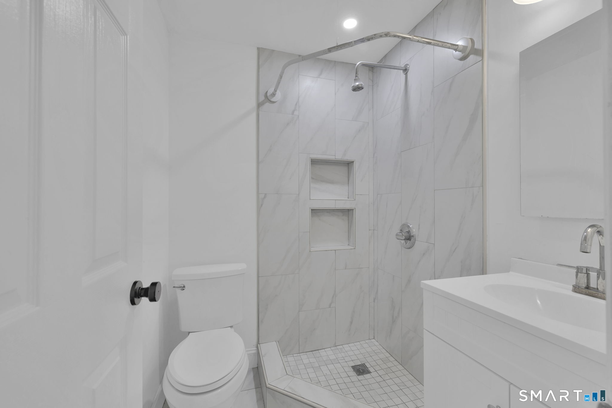 6 Henry Street Property Photo 26