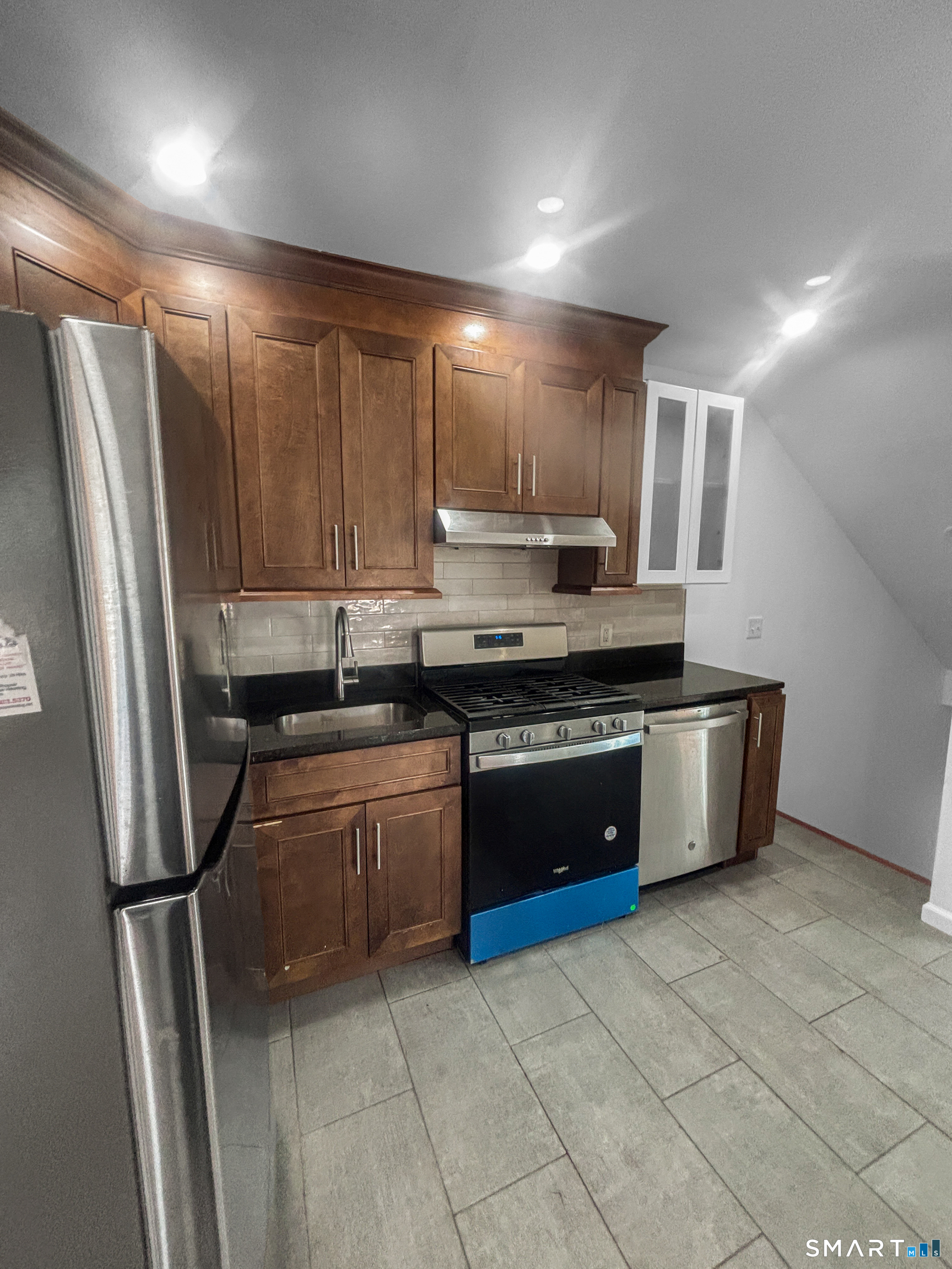 1042 Iranistan 3 Avenue Property Photo 4
