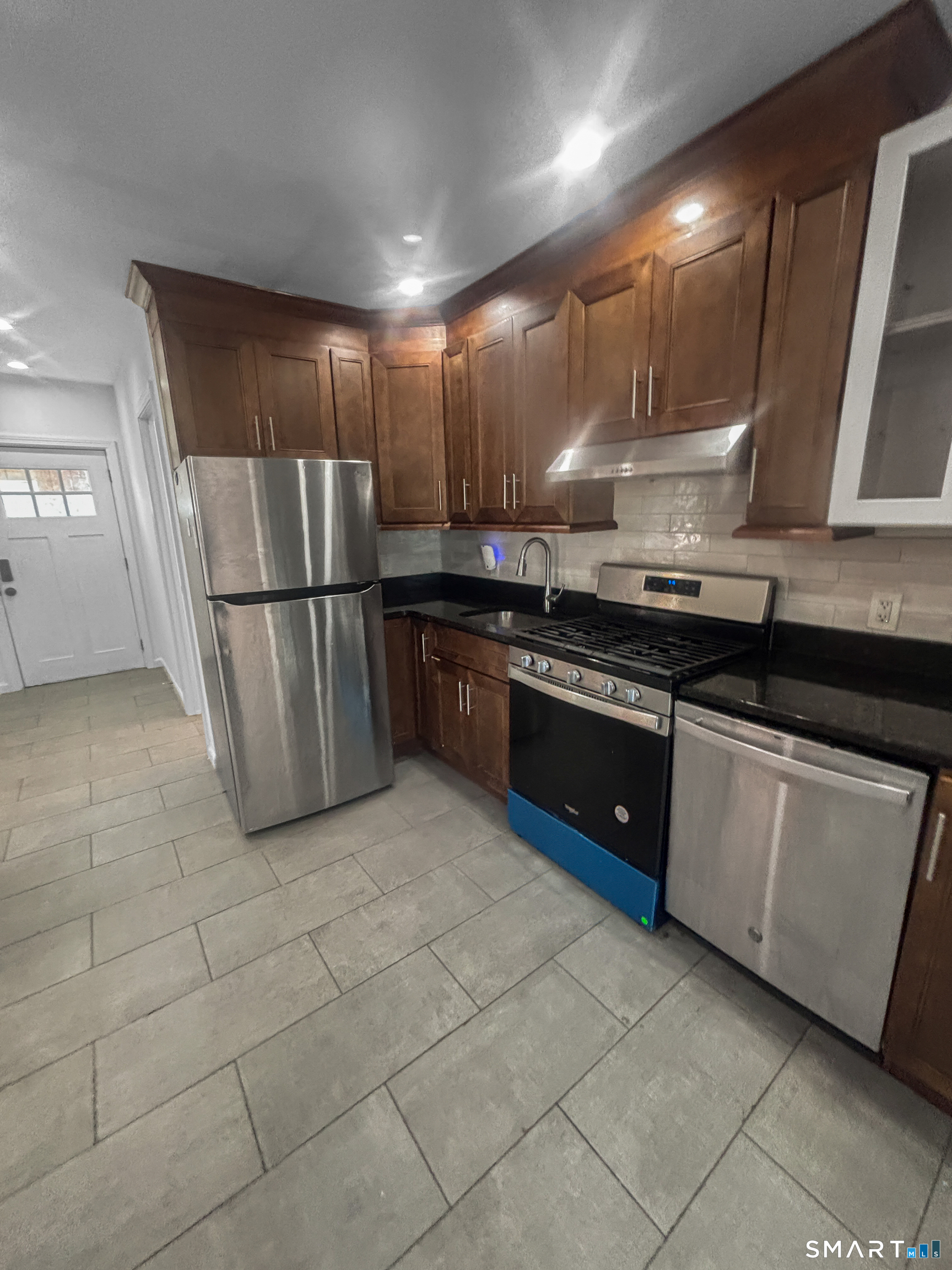 1042 Iranistan 3 Avenue Property Photo 5