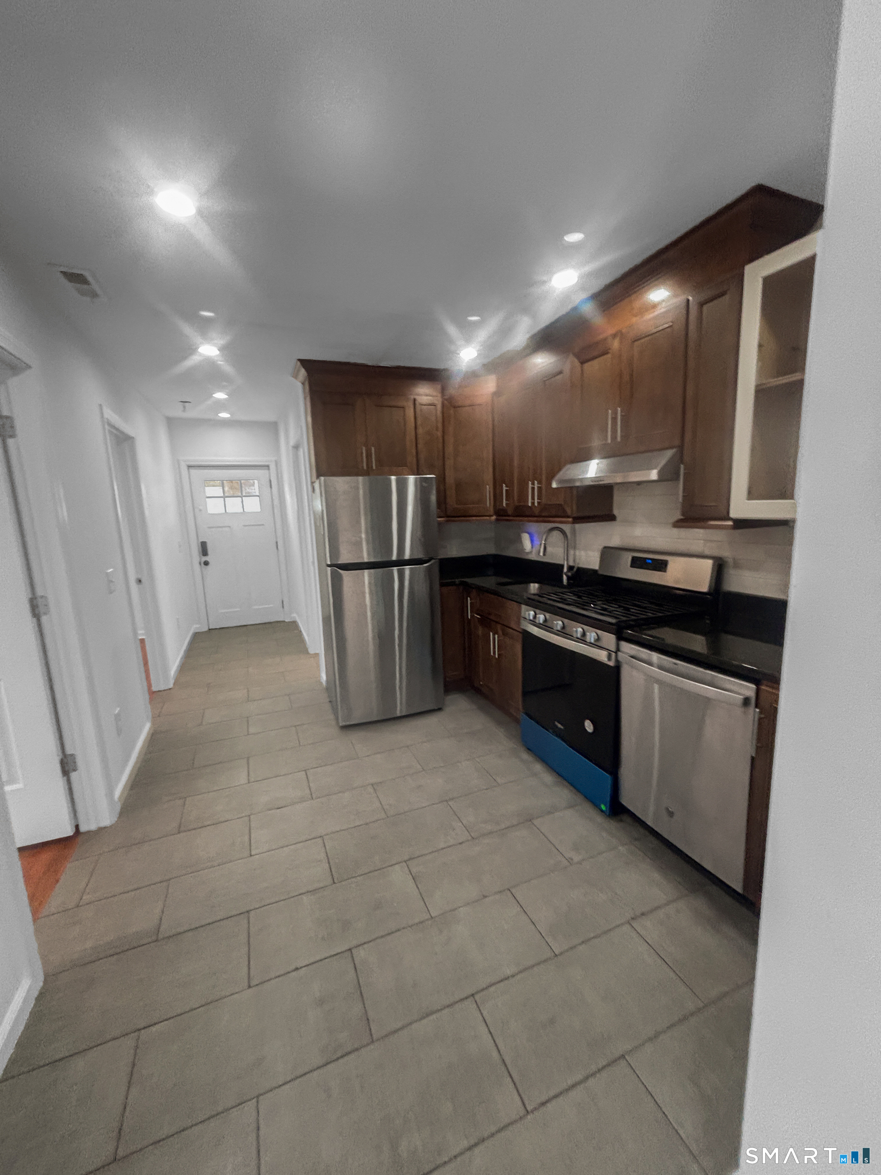 1042 Iranistan 3 Avenue Property Photo 6