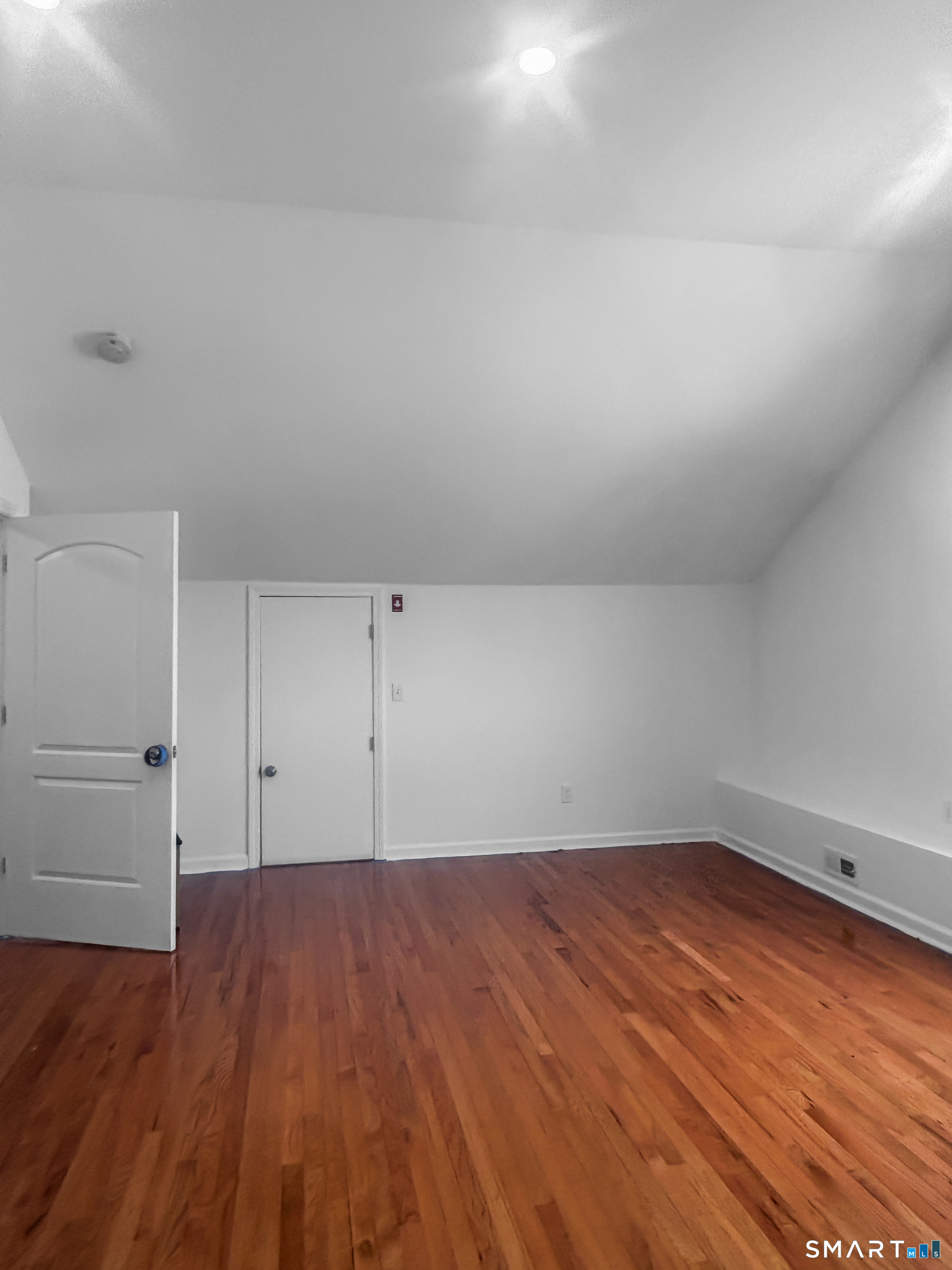 1042 Iranistan 3 Avenue Property Photo 14