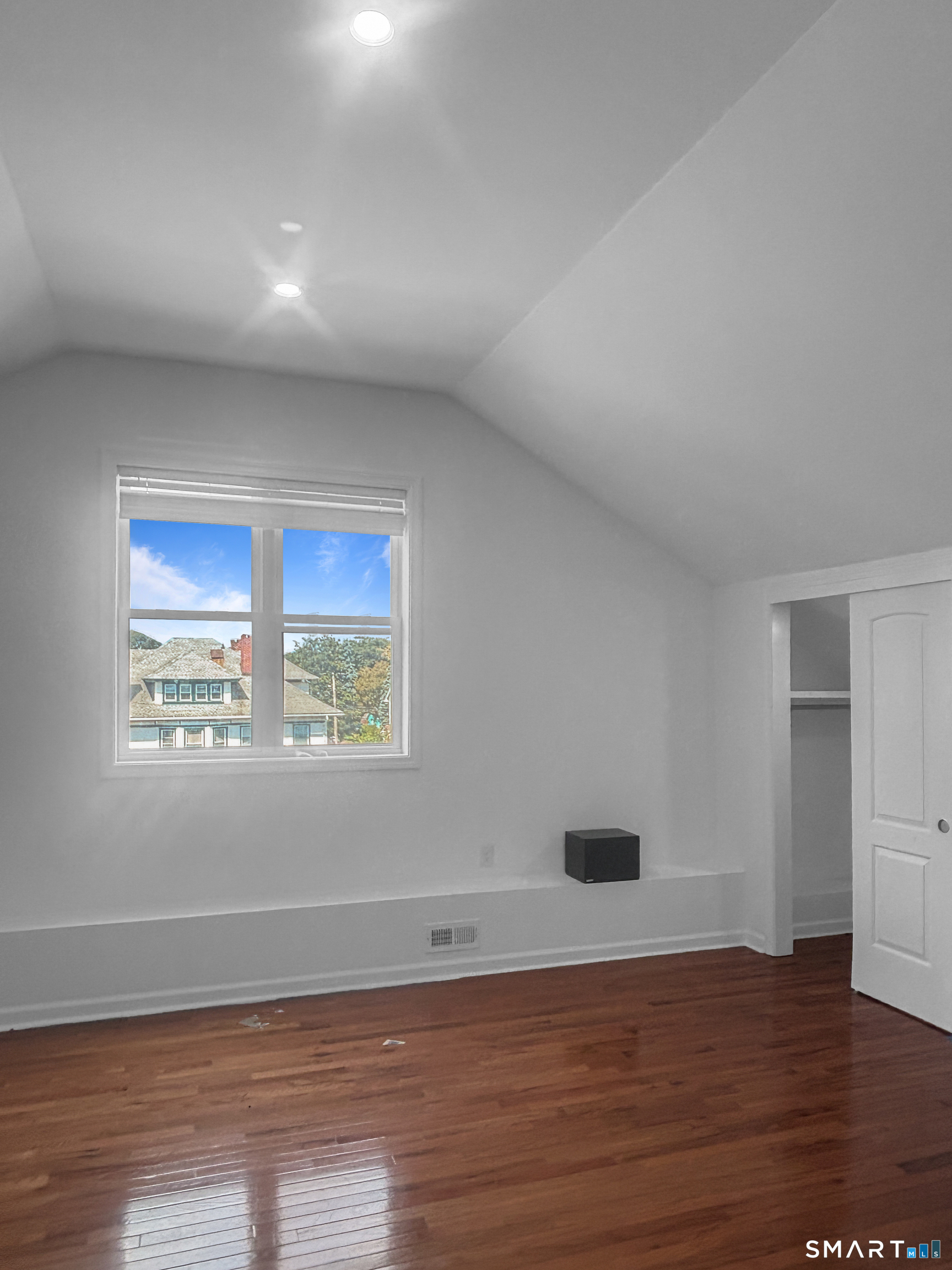 1042 Iranistan 3 Avenue Property Photo 28
