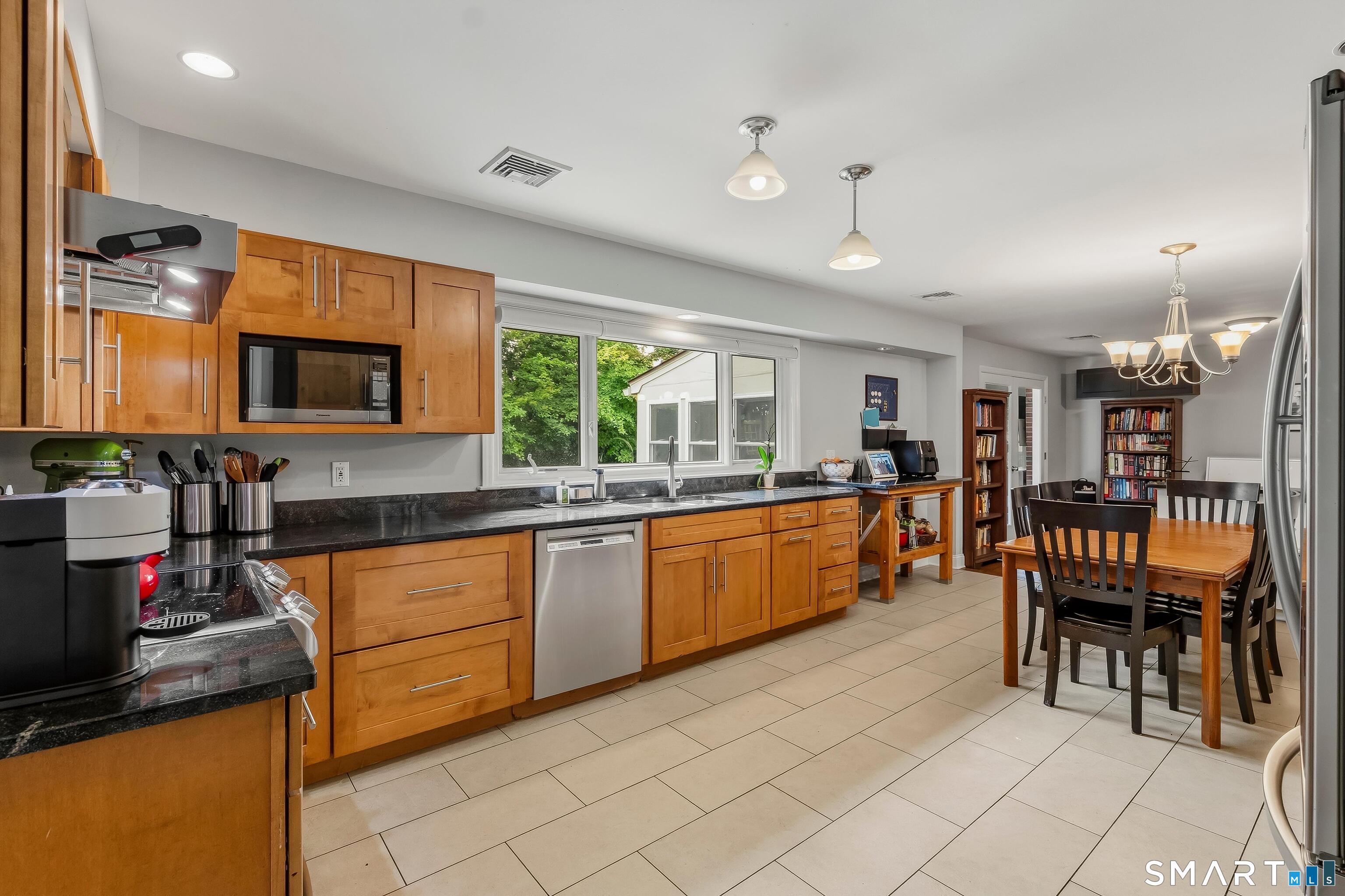 211 Old Farm Road Property Photo 6