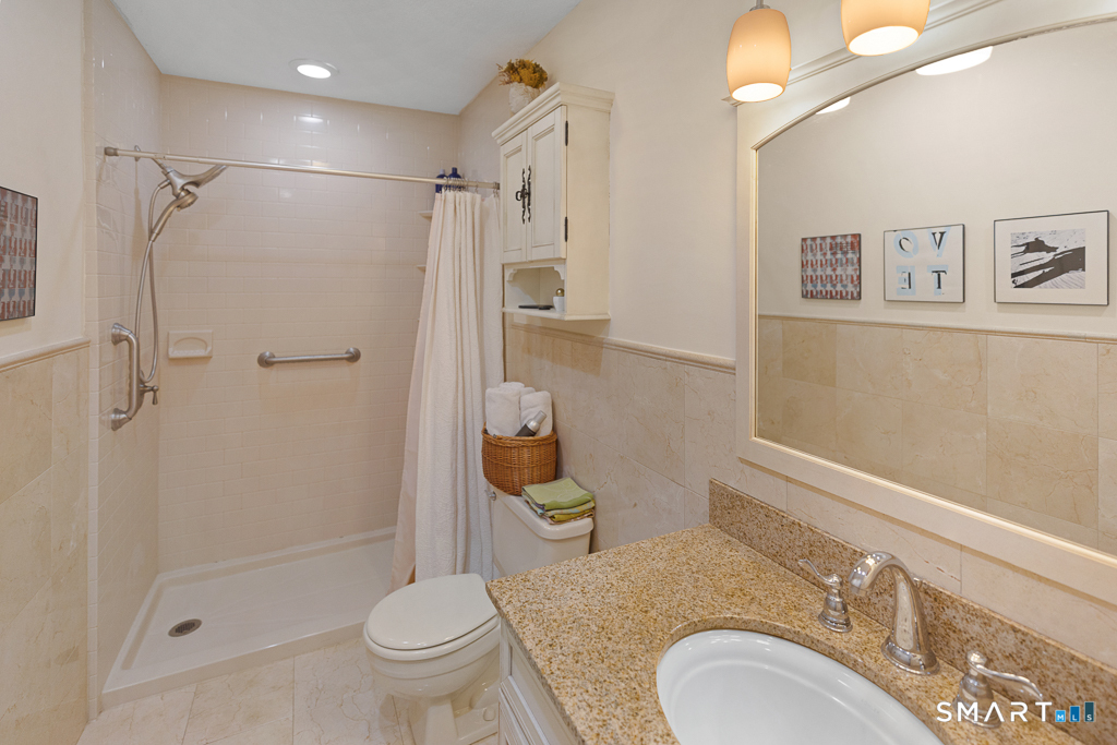 97 Main West 47 Street Property Photo 19