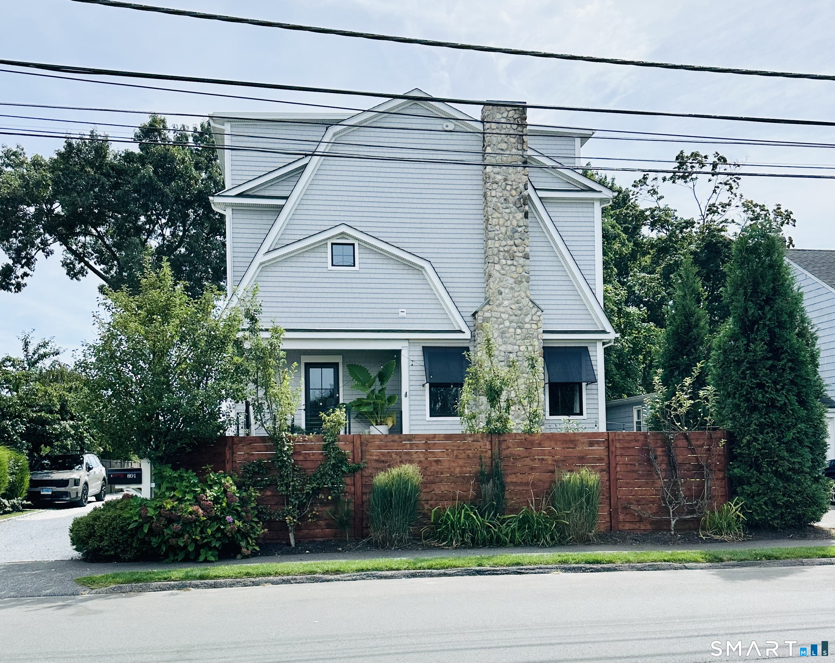891 Oldfield Road Property Photo 1