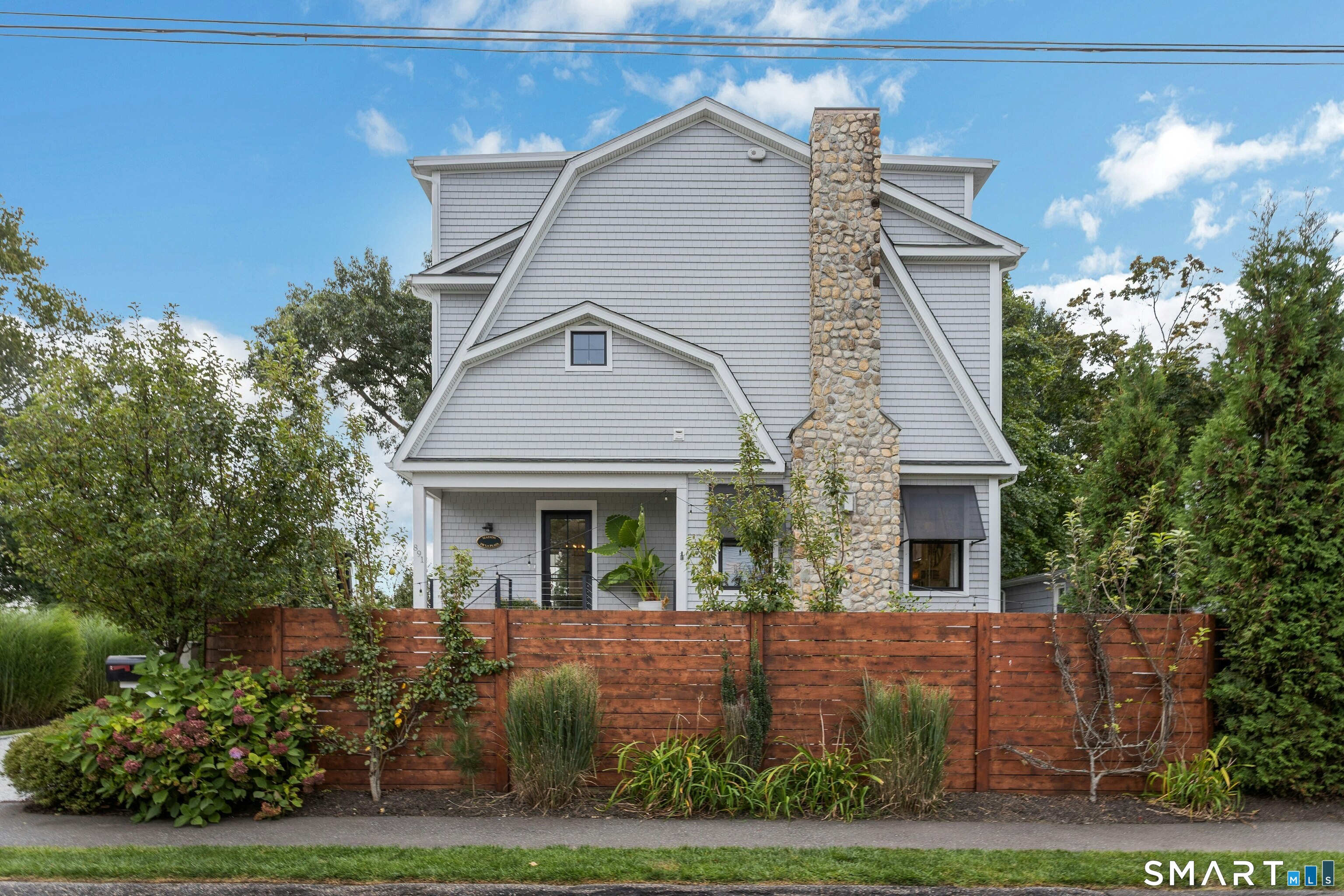 891 Oldfield Road Property Photo 1