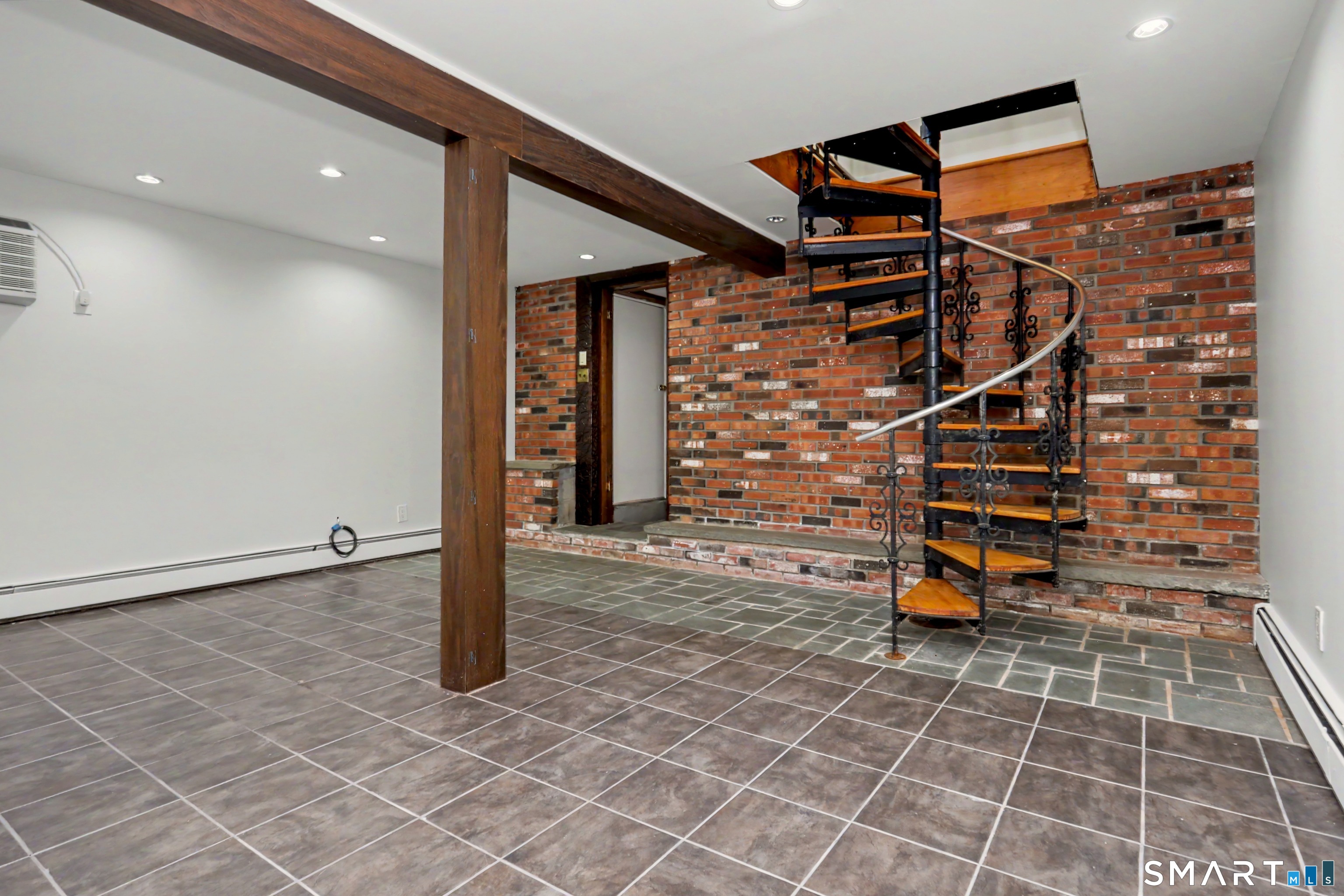 10 Jennifer Road Property Photo 24