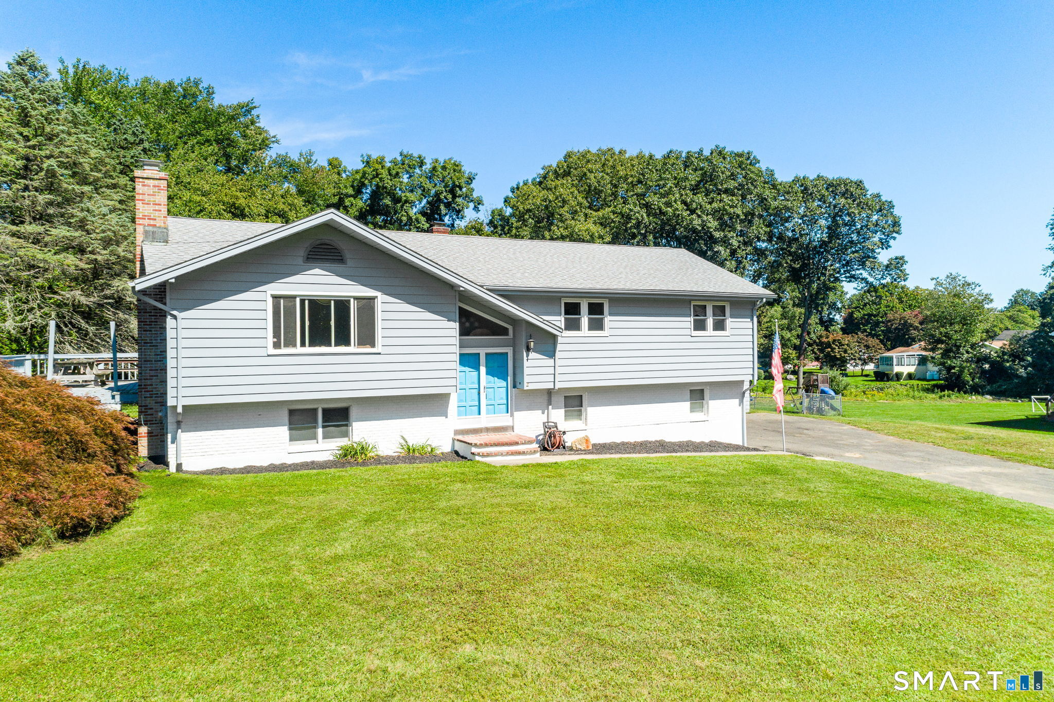 8 Smith Haven Drive Property Photo 3