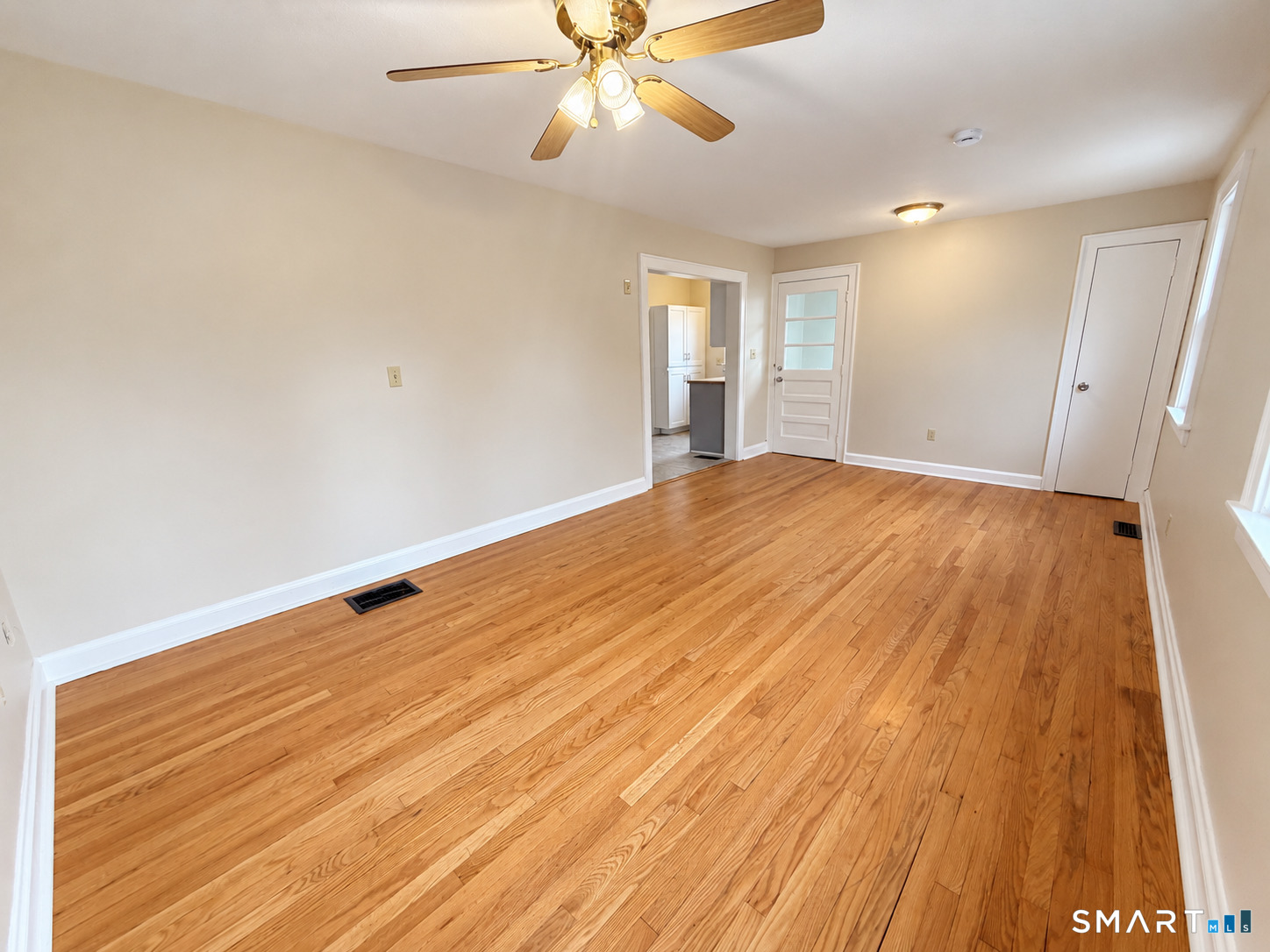 345 Park Street Property Photo 2