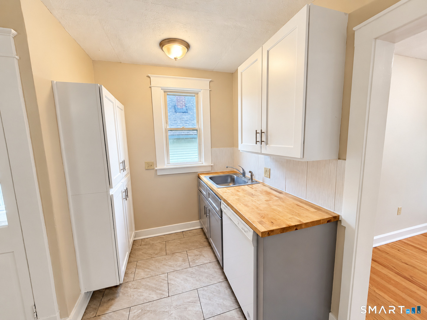 345 Park Street Property Photo 3