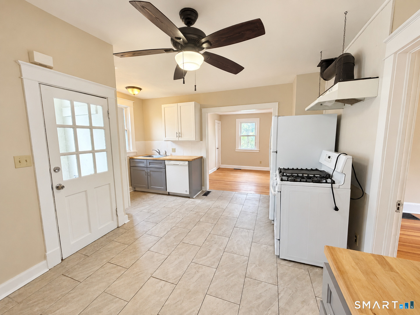 345 Park Street Property Photo 5