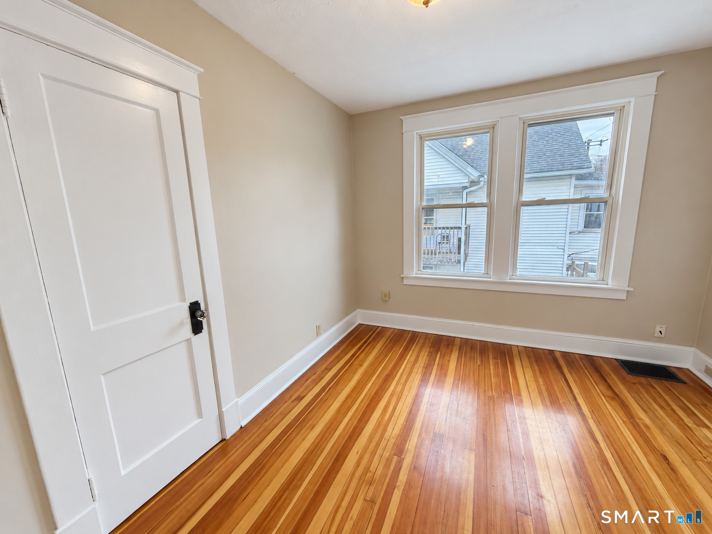 345 Park Street Property Photo 8