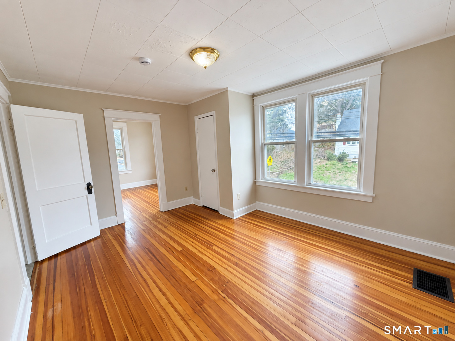 345 Park Street Property Photo 10