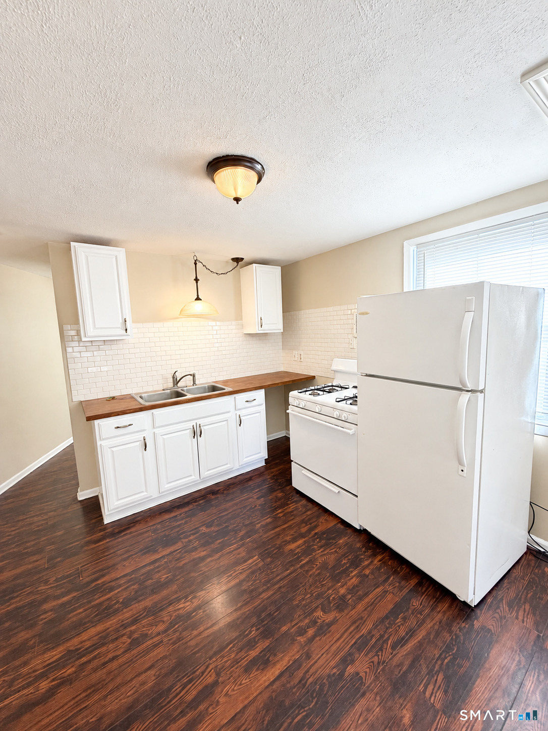 345 Park Street Property Photo 13