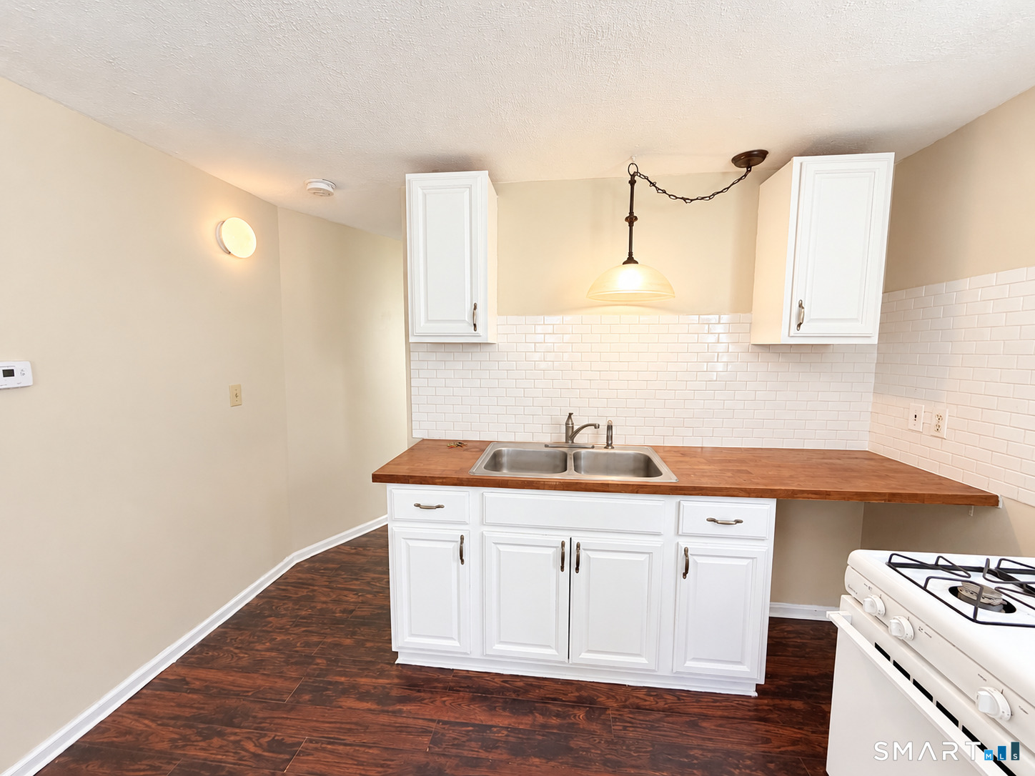 345 Park Street Property Photo 15