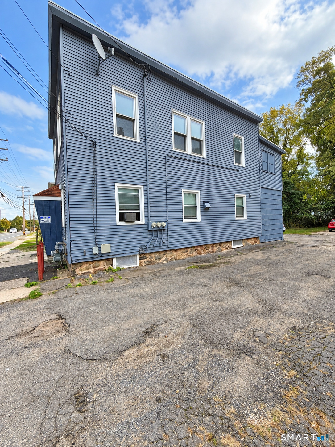 345 Park Street Property Photo 19