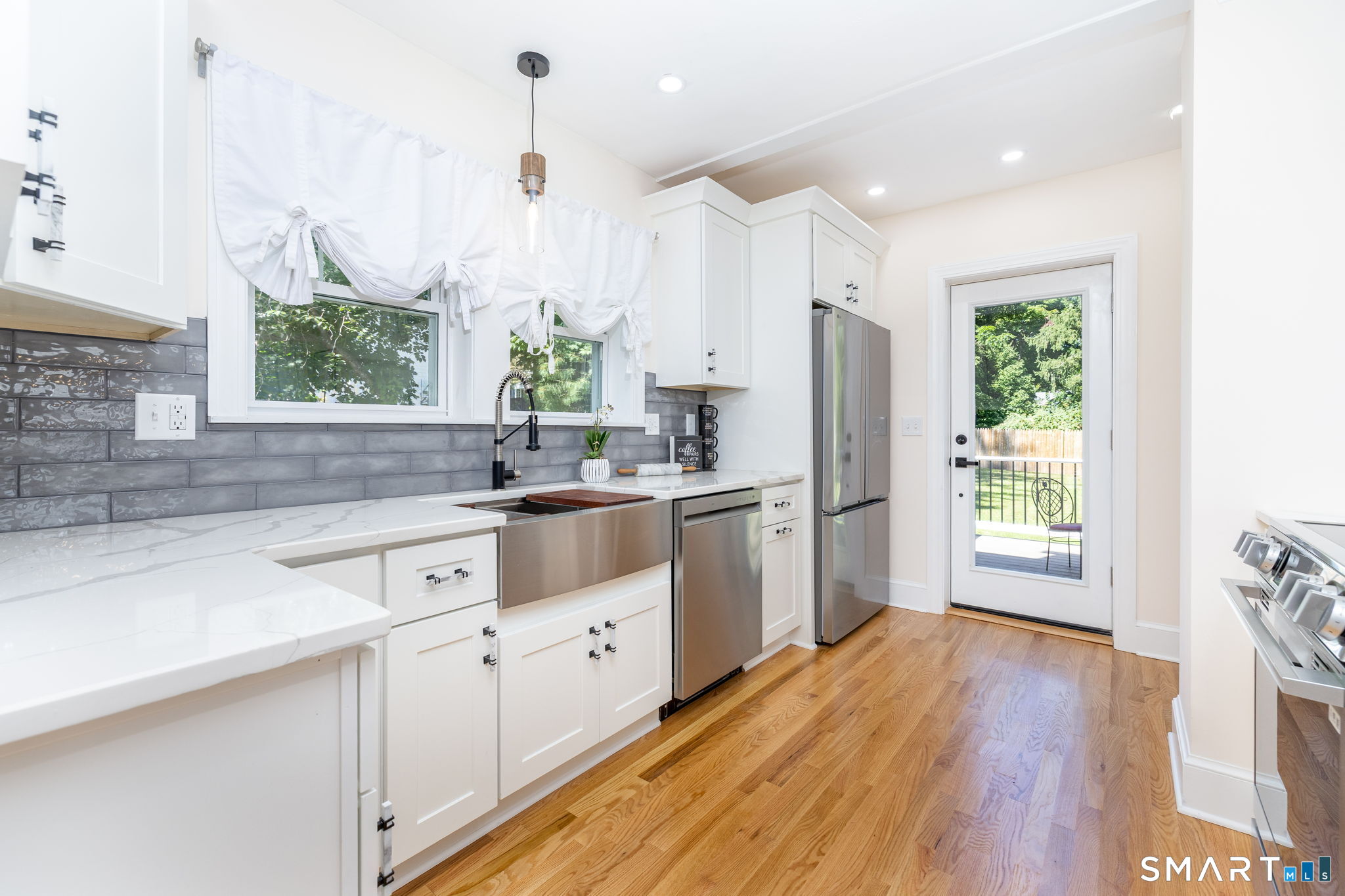 18 Eastview Street Property Photo 11