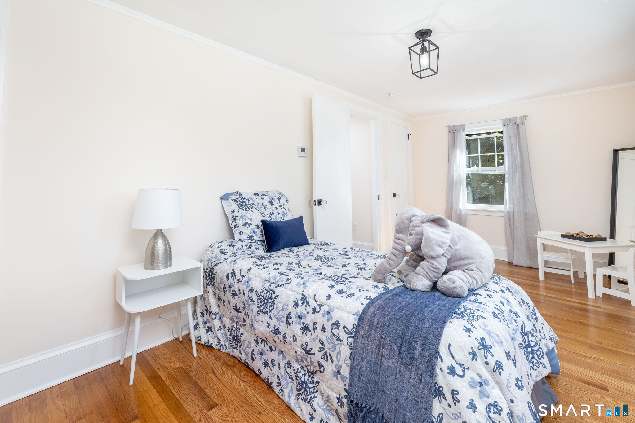 18 Eastview Street Property Photo 23
