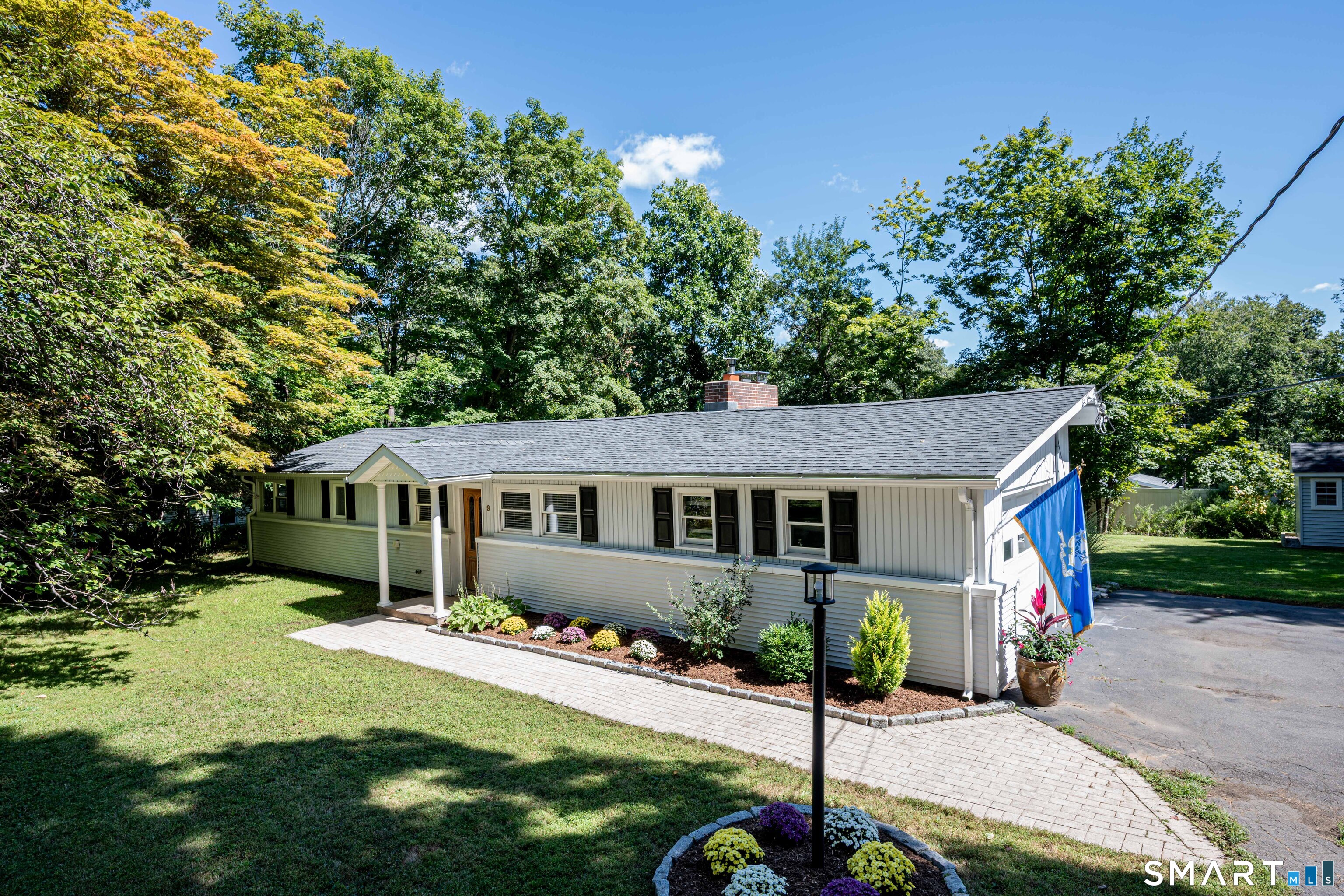 9 Old Hickory Hill Lane Property Photo 1