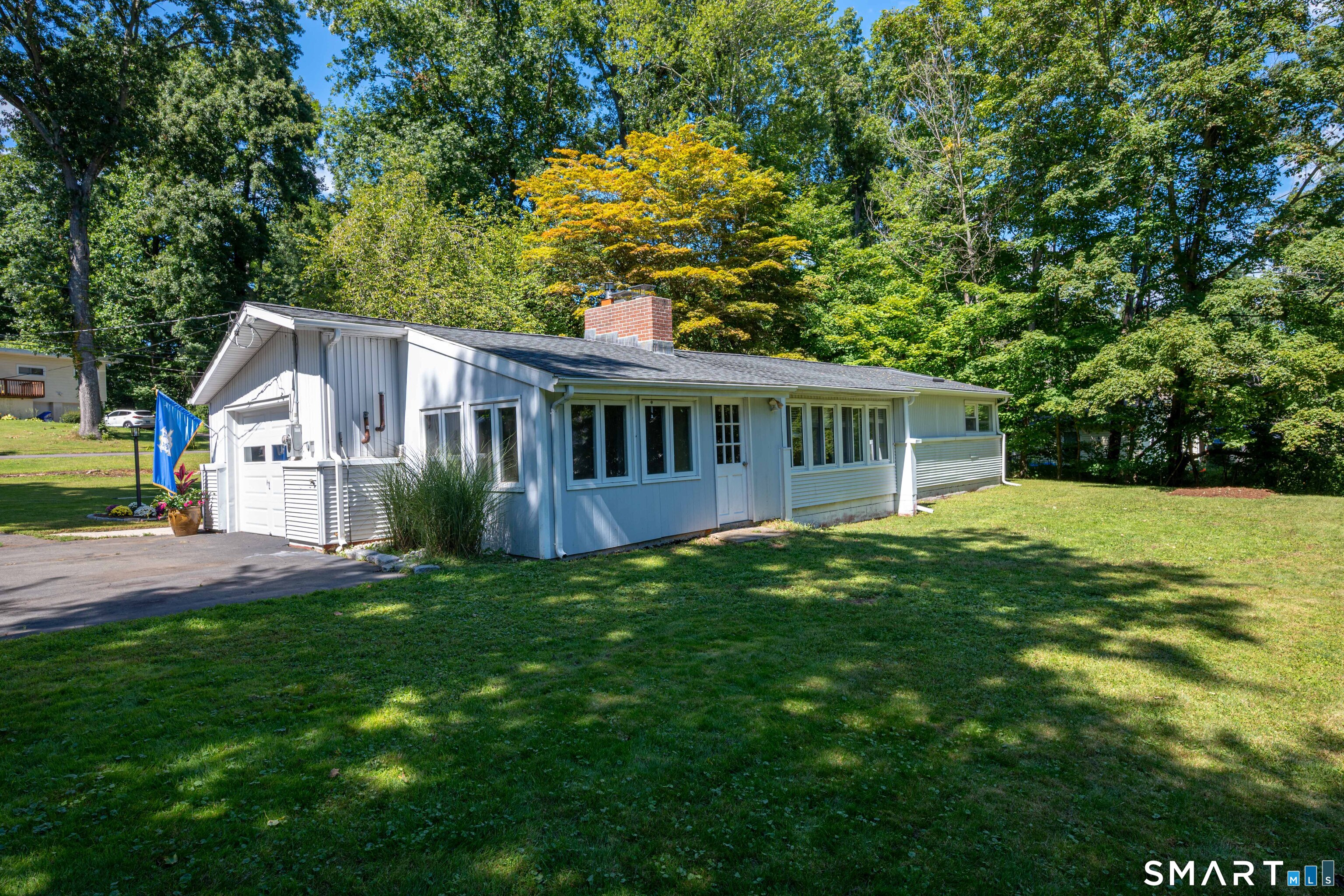 9 Old Hickory Lane Property Photo 4