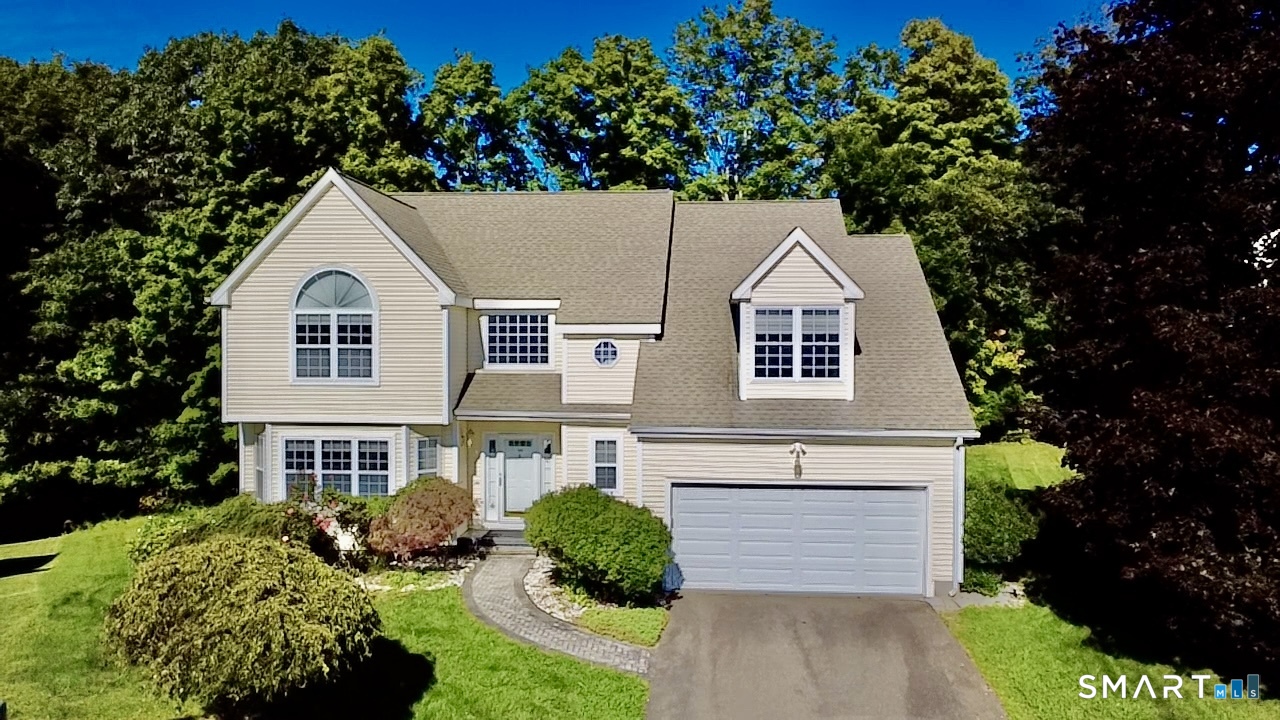 184 Rolling Green Property Photo 1