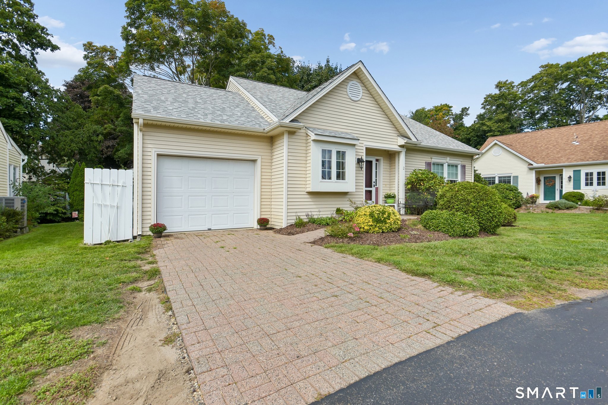 2 Silverbrook 2 Lane Property Photo 2