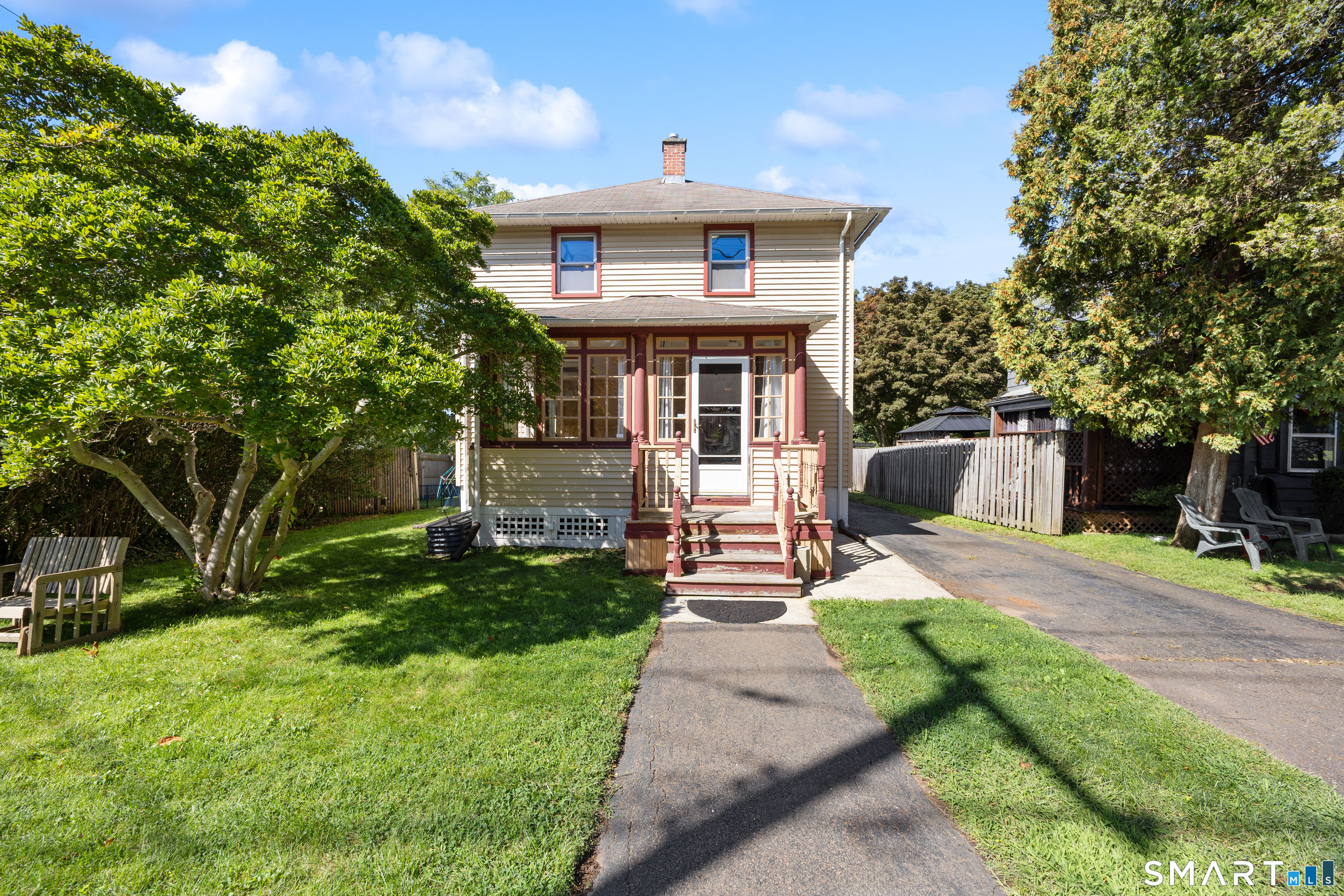 116 Laurel Street Property Photo 1