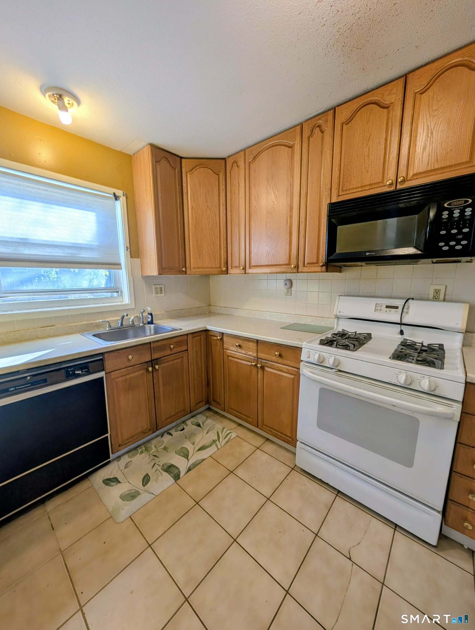 2 Camelot 3 Drive Property Photo 4