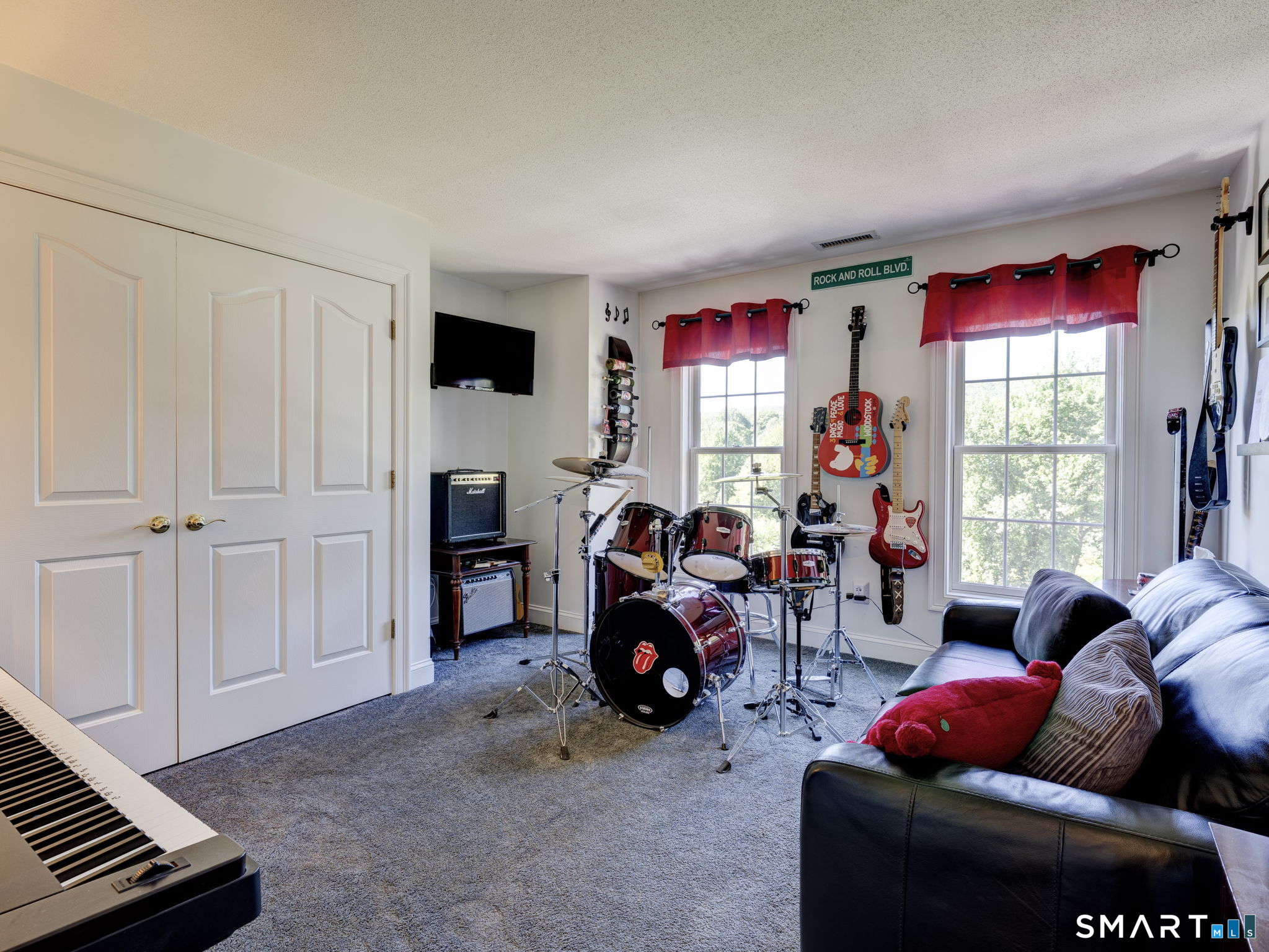 28 Austin Brook Drive Property Photo 35