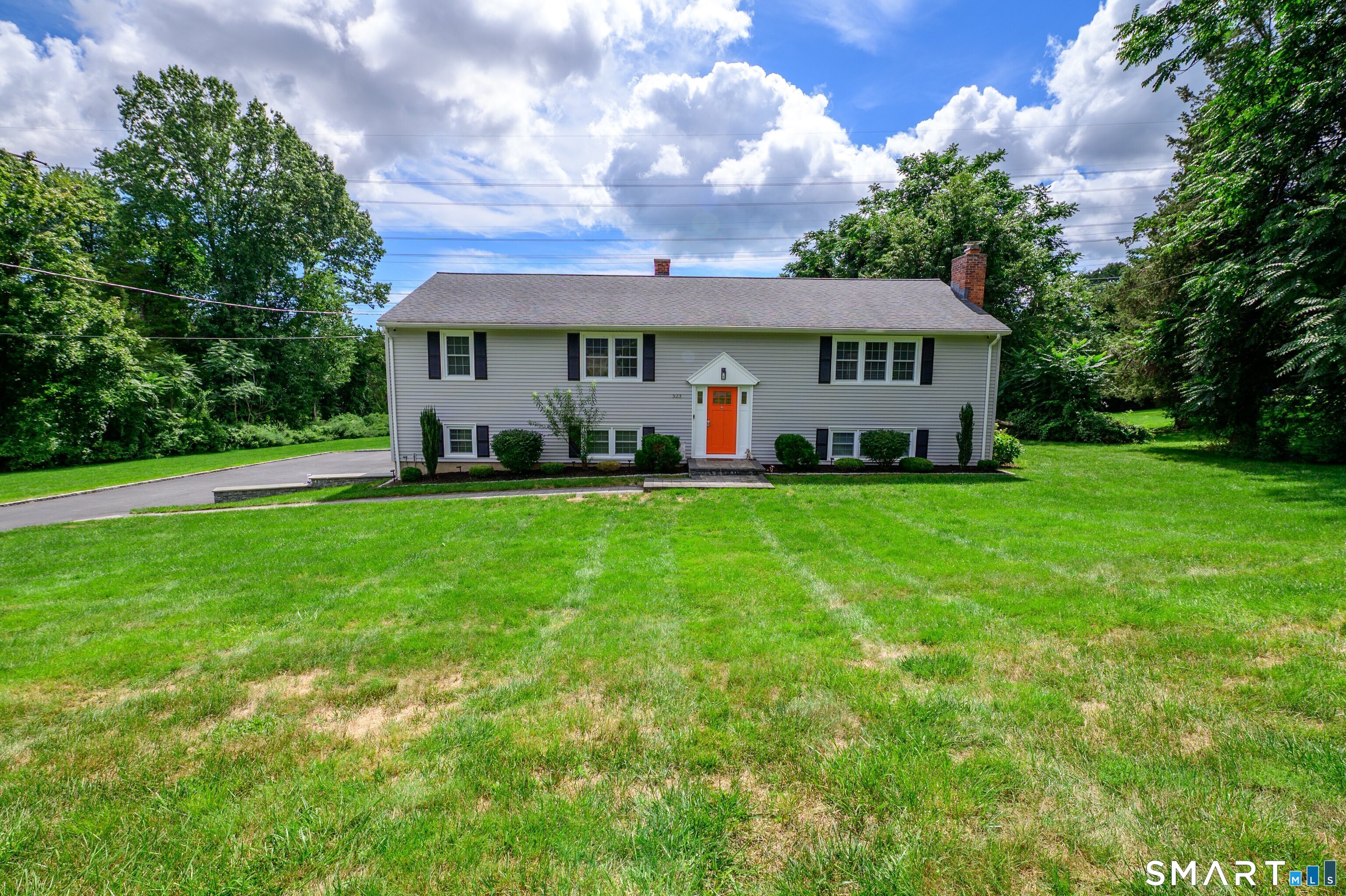 523 Highfield Drive Property Photo 1