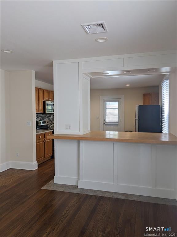 23 1/2 1st 2 Street Property Photo 18