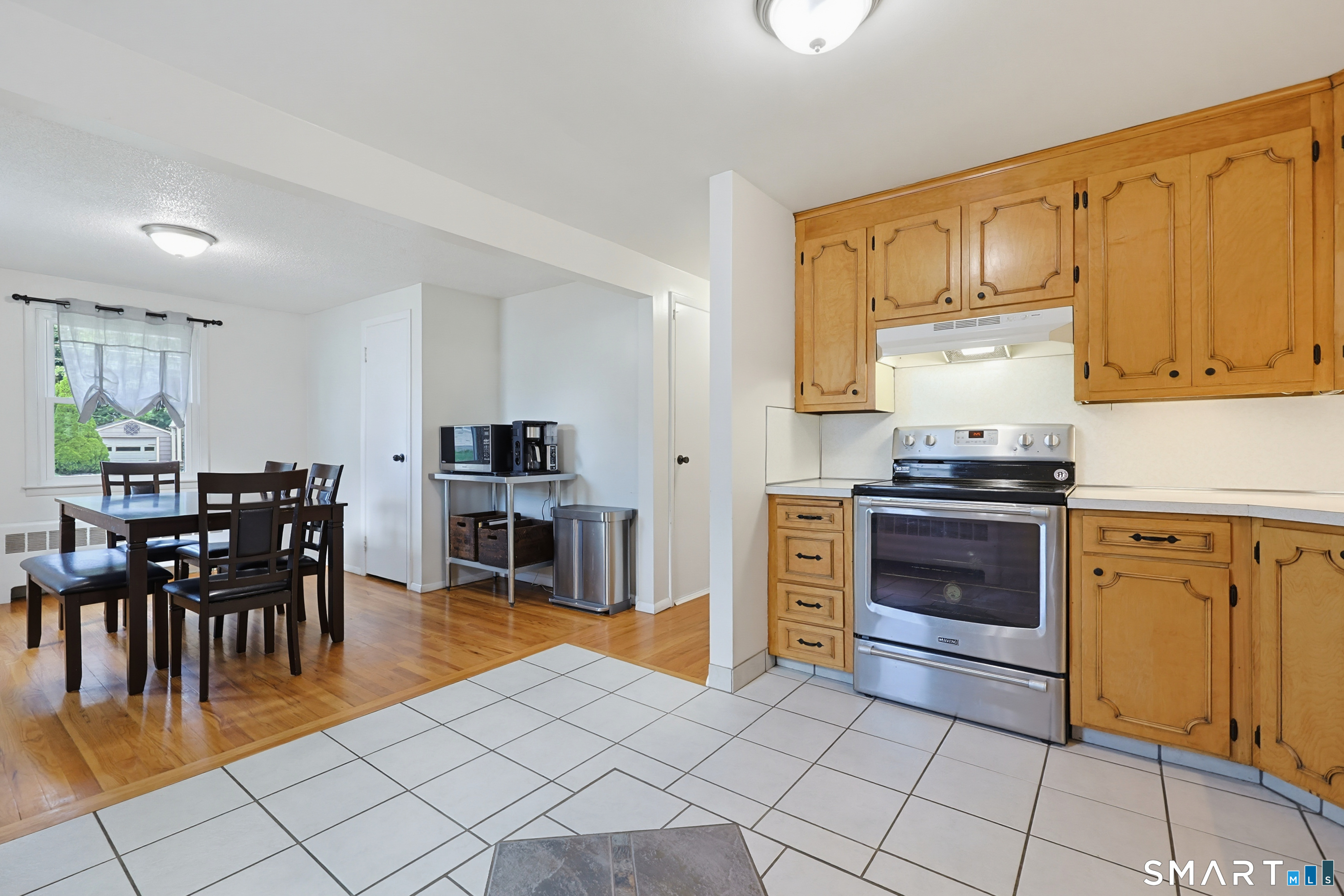 16 King Court Property Photo 5