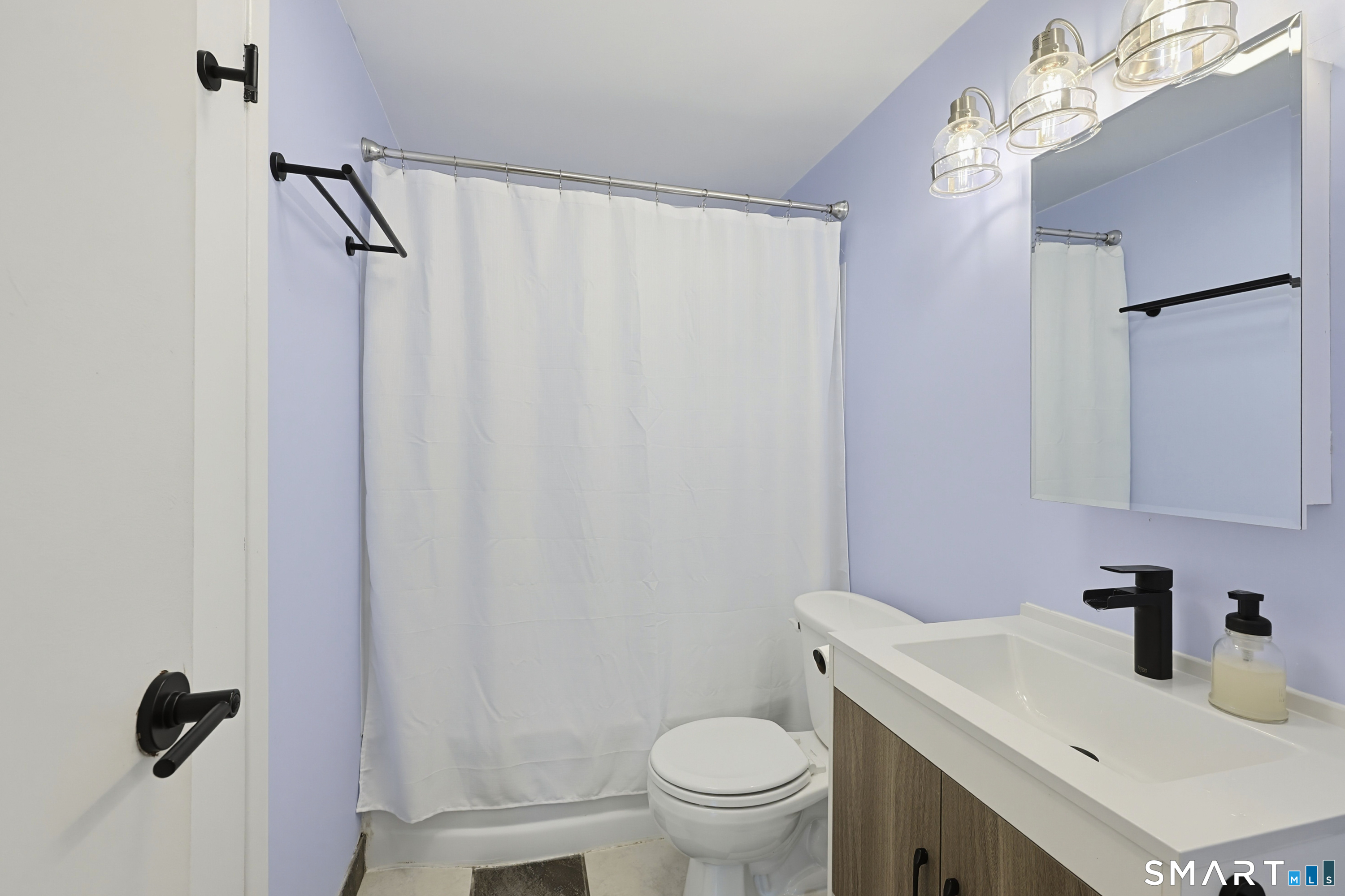 16 King Court Property Photo 9