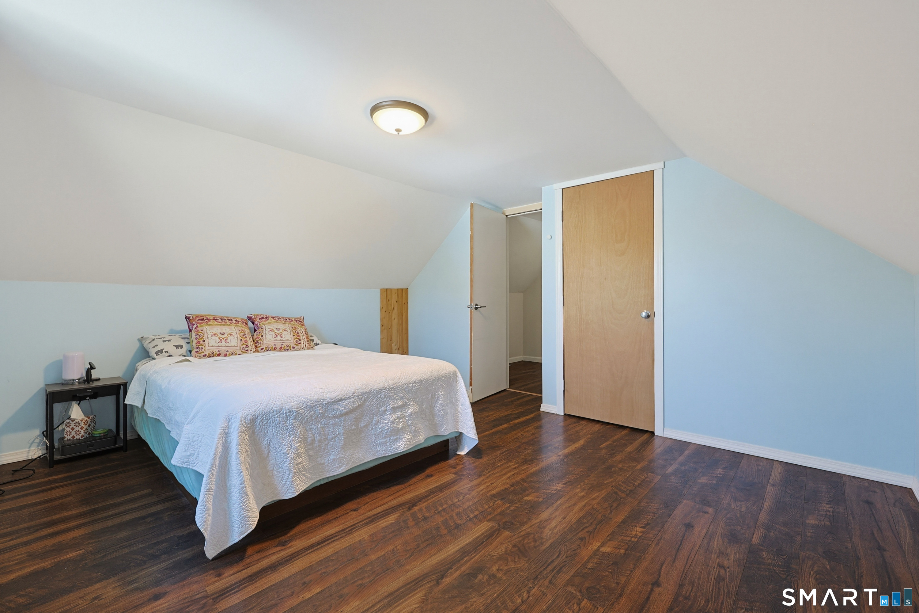 16 King Court Property Photo 15