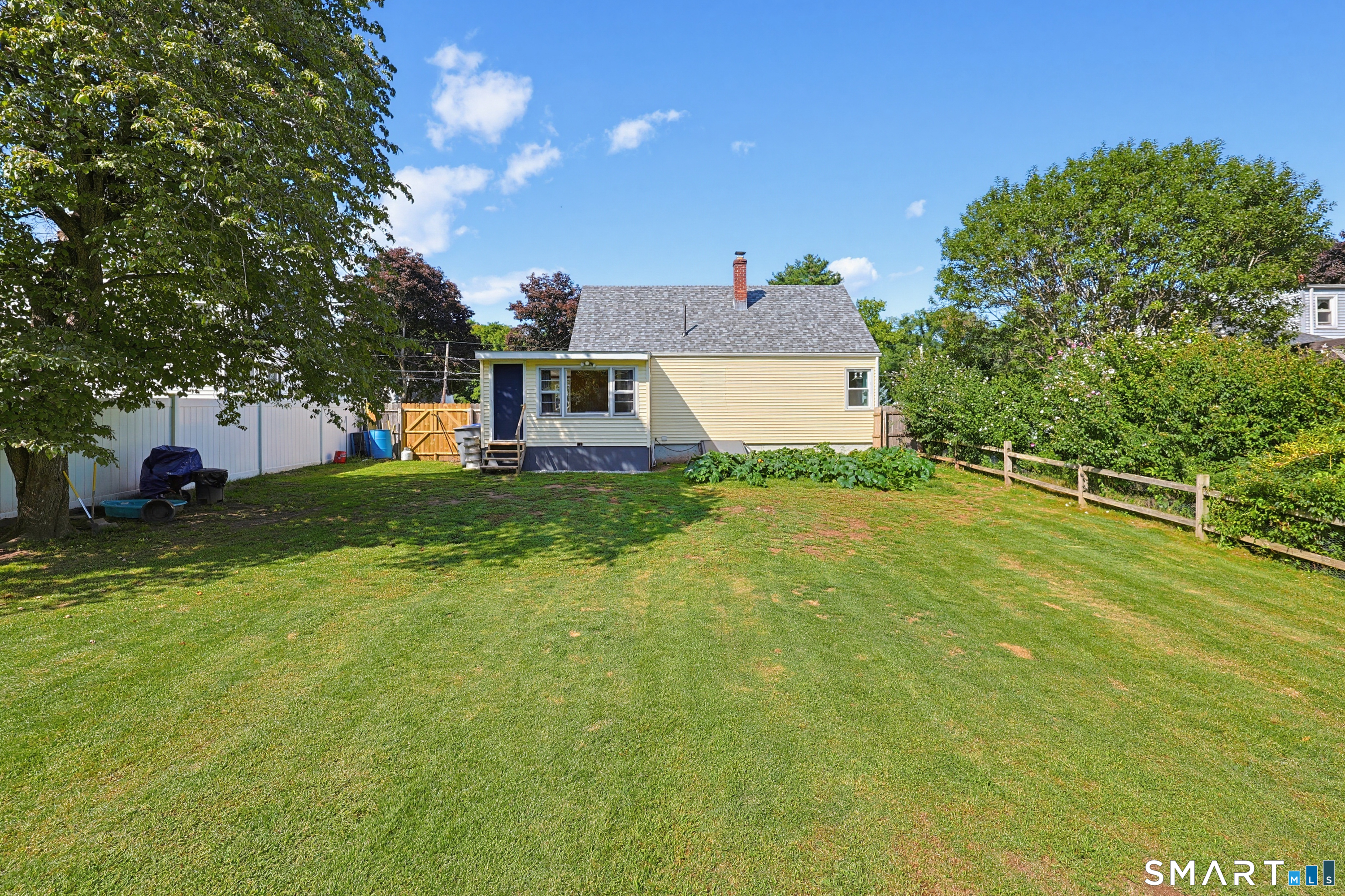 16 King Court Property Photo 28