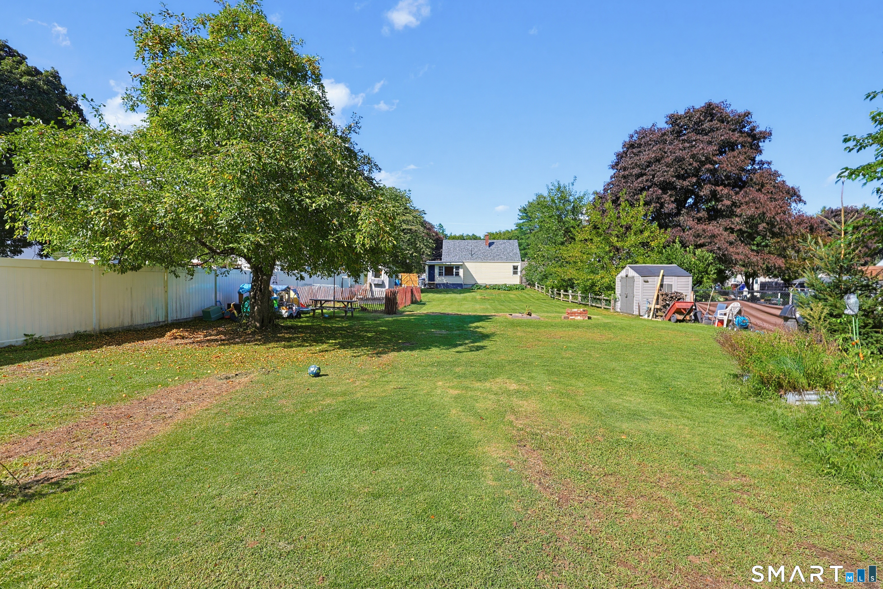 16 King Court Property Photo 31