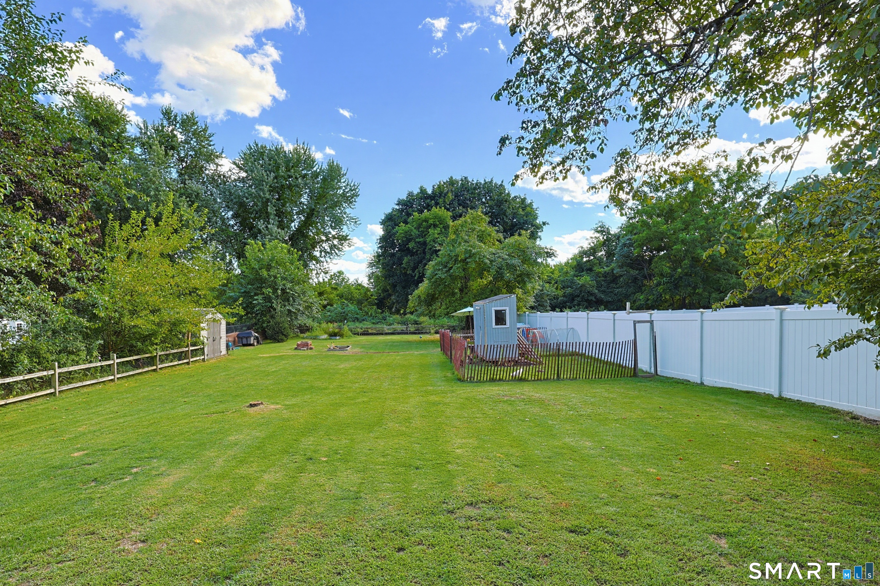 16 King Court Property Photo 33