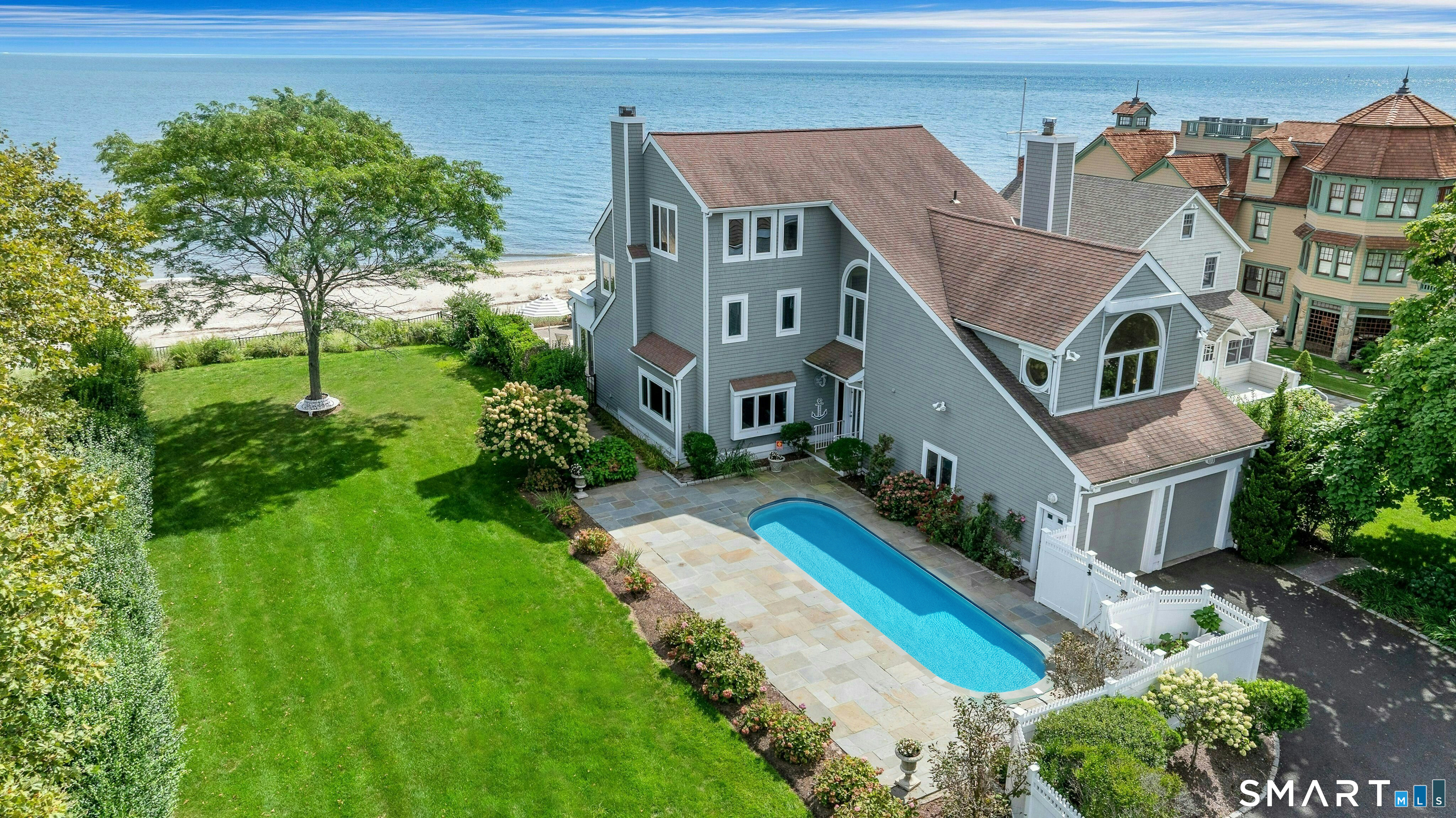 1859 Fairfield Beach Road Property Photo 3
