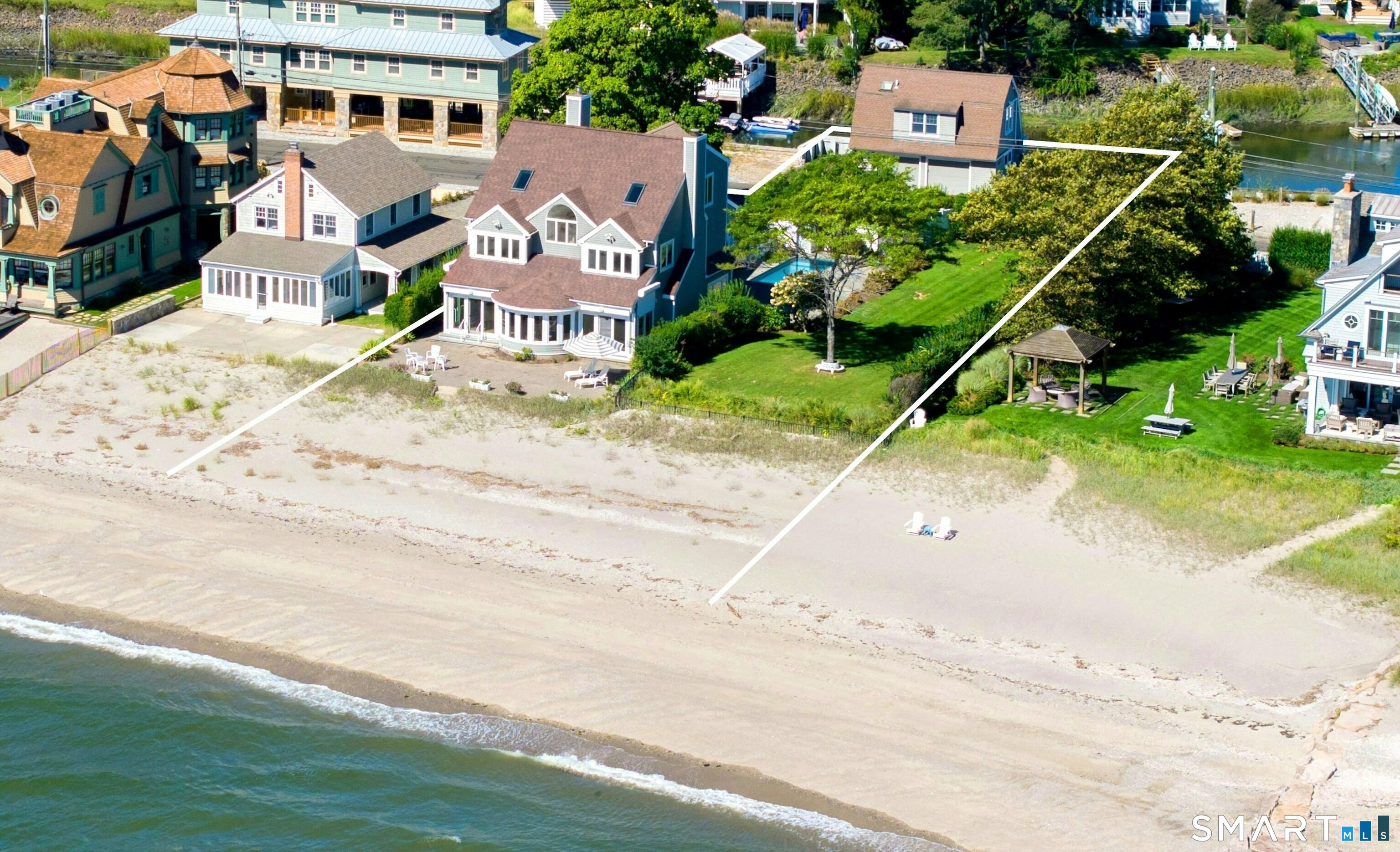 1859 Fairfield Beach Road Property Photo 4