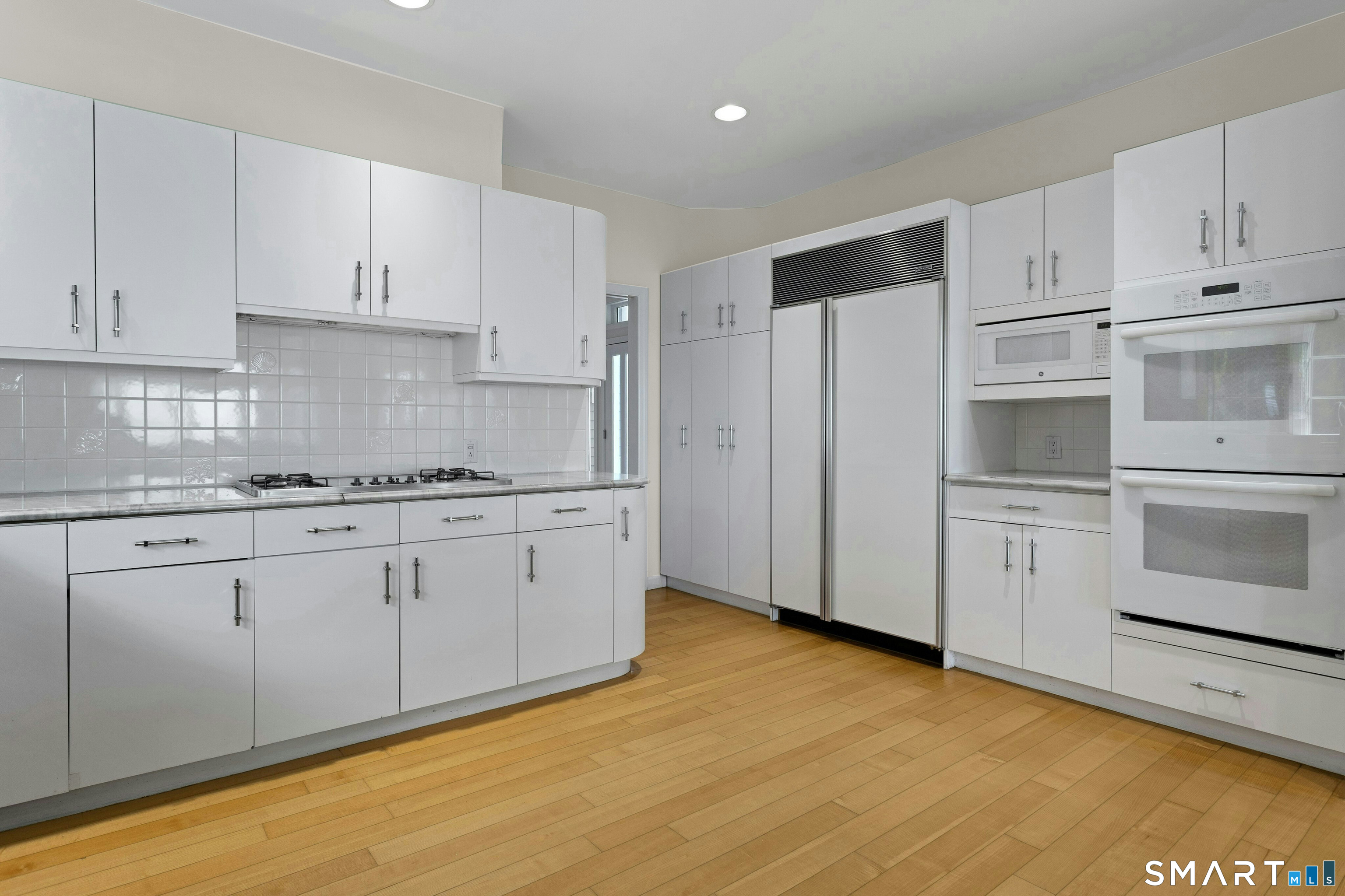 1859 Fairfield Beach Road Property Photo 15