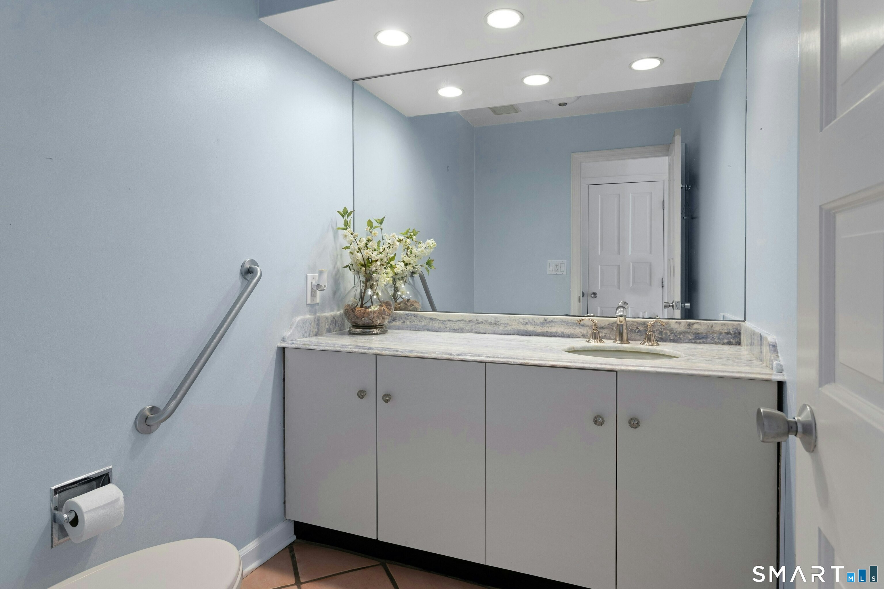 1859 Fairfield Beach Road Property Photo 16