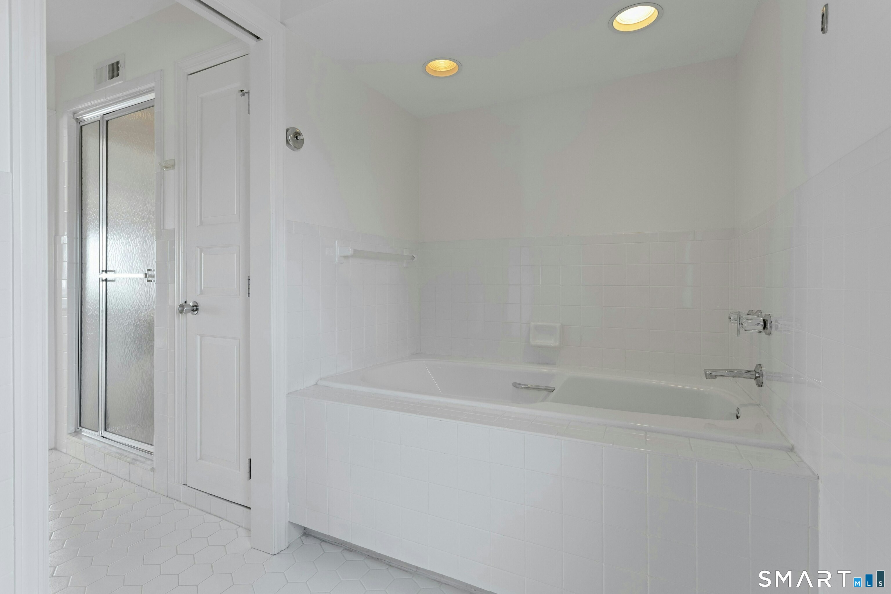 1859 Fairfield Beach Road Property Photo 22