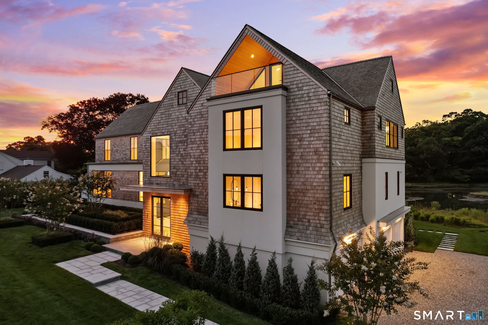 14 Owenoke Park Property Photo 1