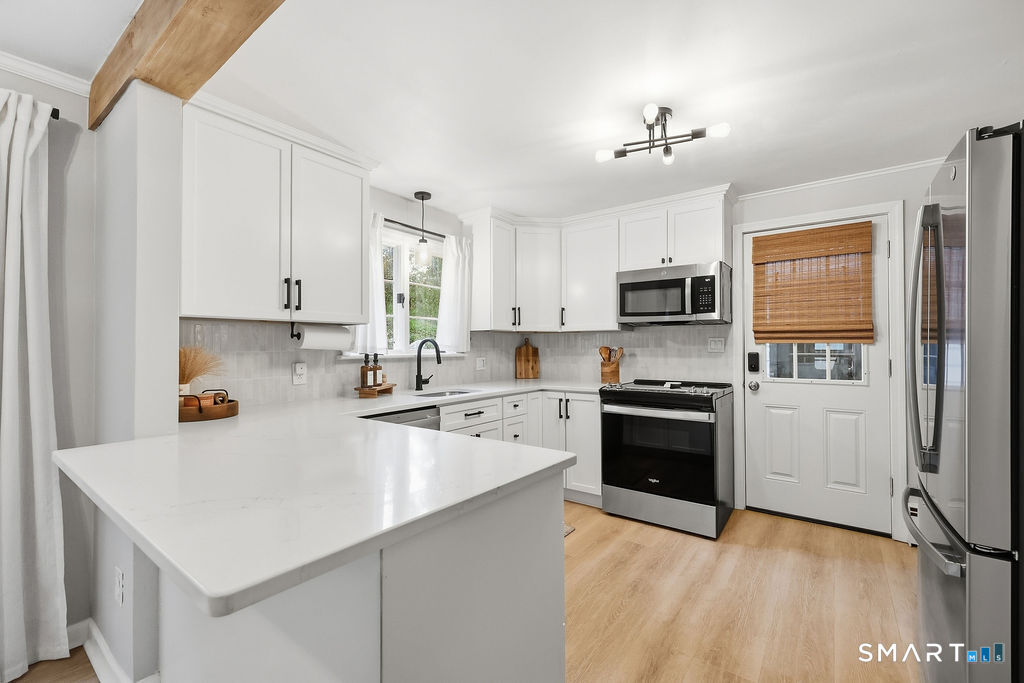 65 Saw Mill Road Property Photo 4