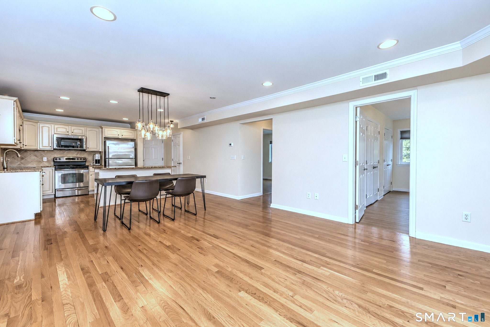 180 Melba 214 Street Property Photo 8