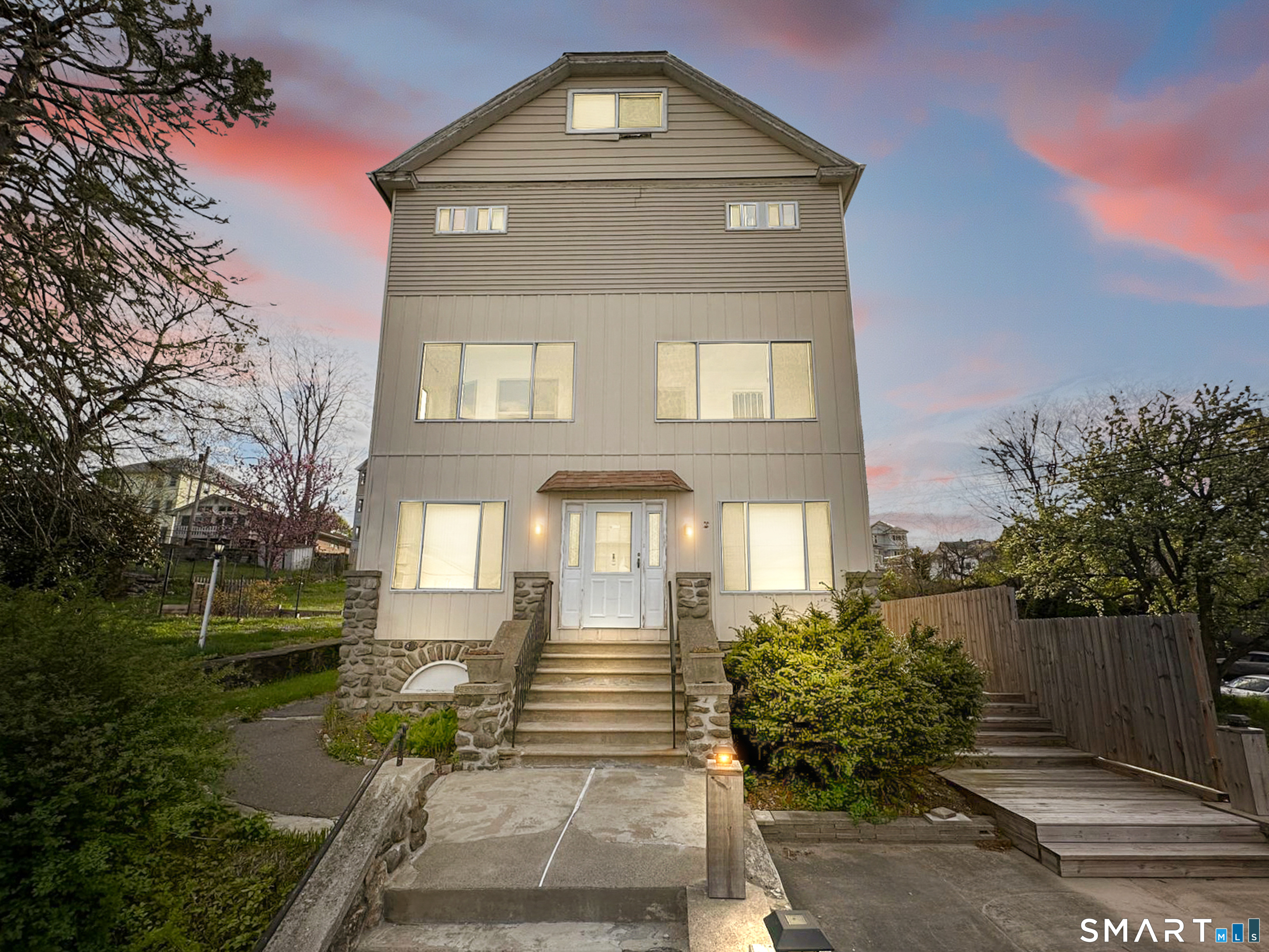 362 Congress 2 Avenue Property Photo 1