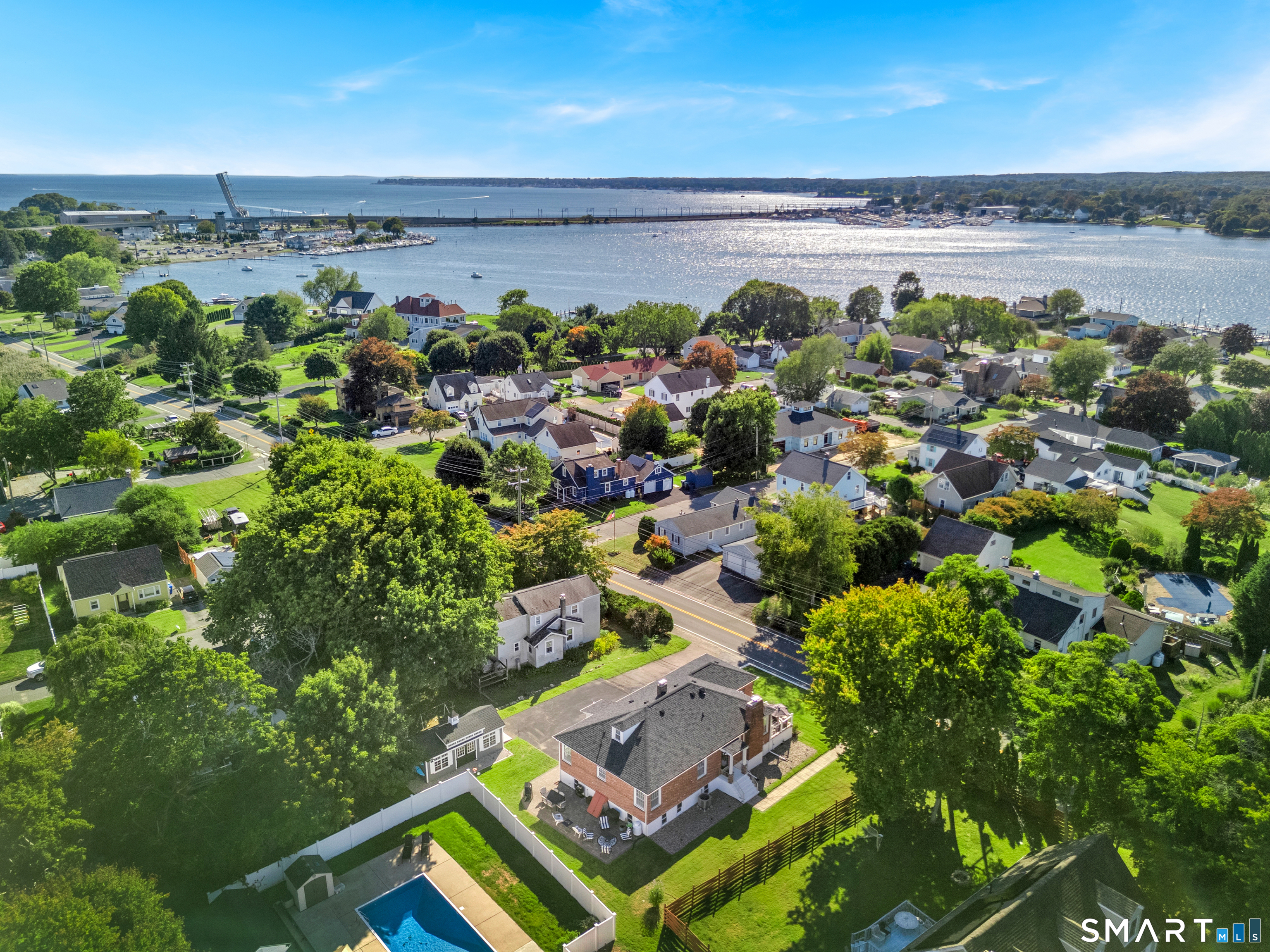 69 Niantic River Road Property Photo 3