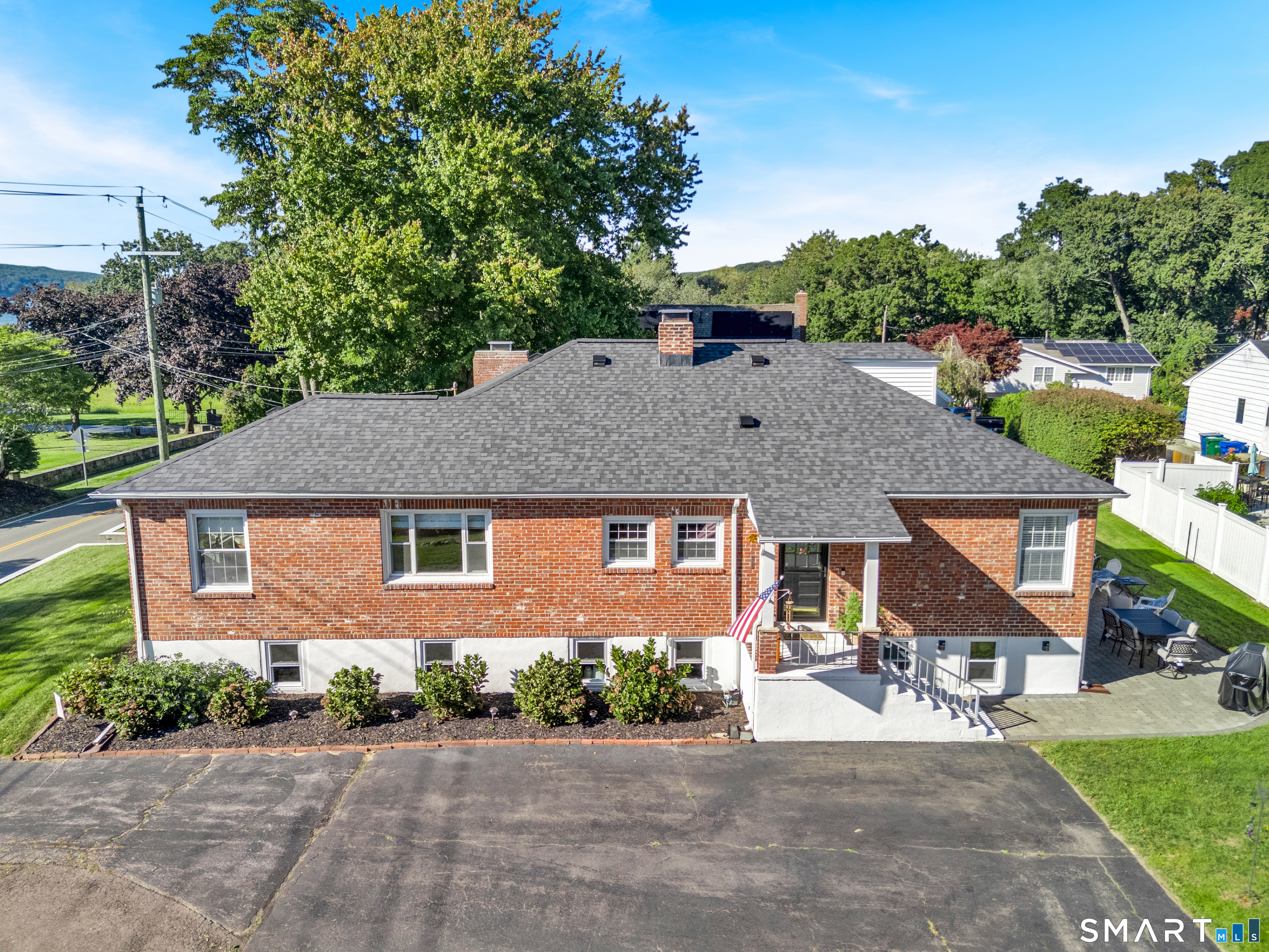 69 Niantic River Road Property Photo 4
