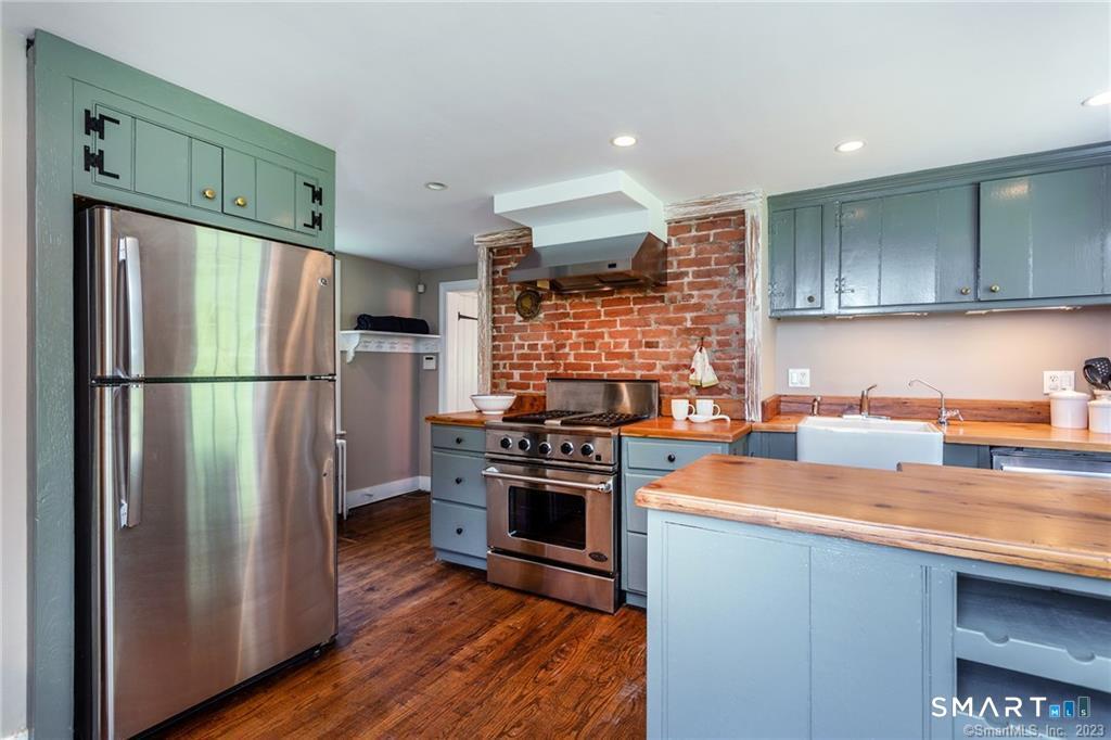 115 River Road Property Photo 11