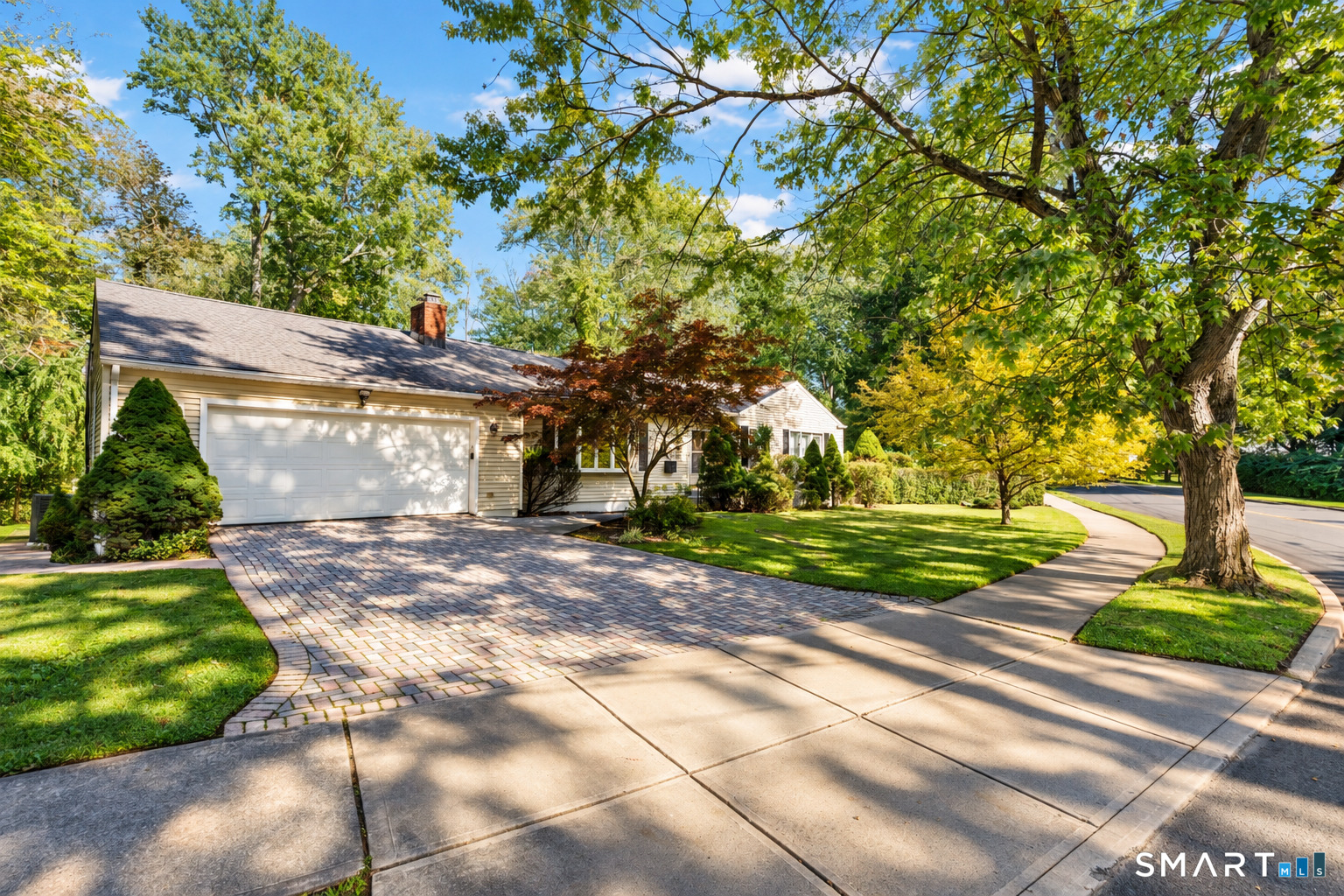 154 Kohary Drive Property Photo 1